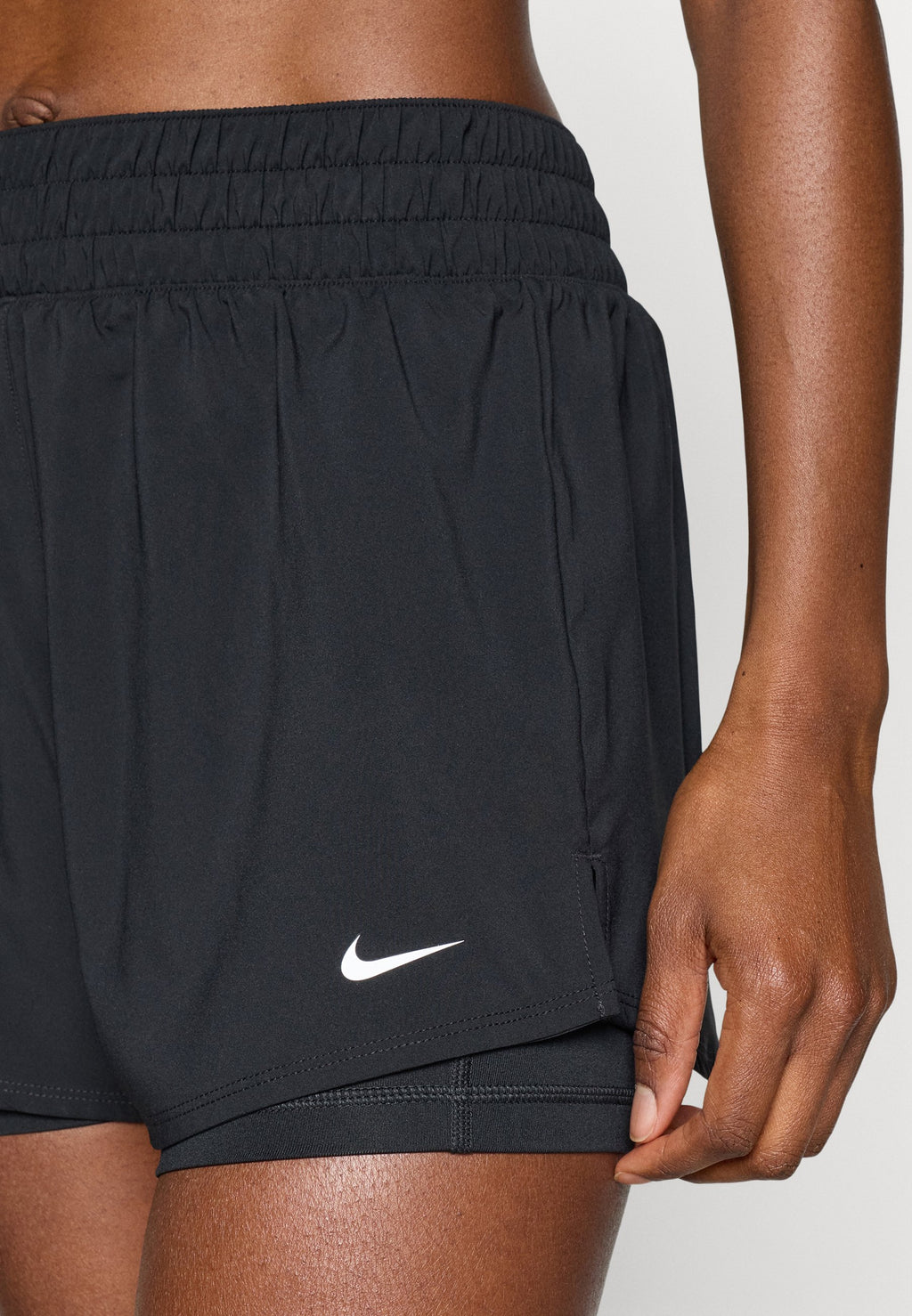 ONE SHORT - 2-in-1 shorts - black/white
