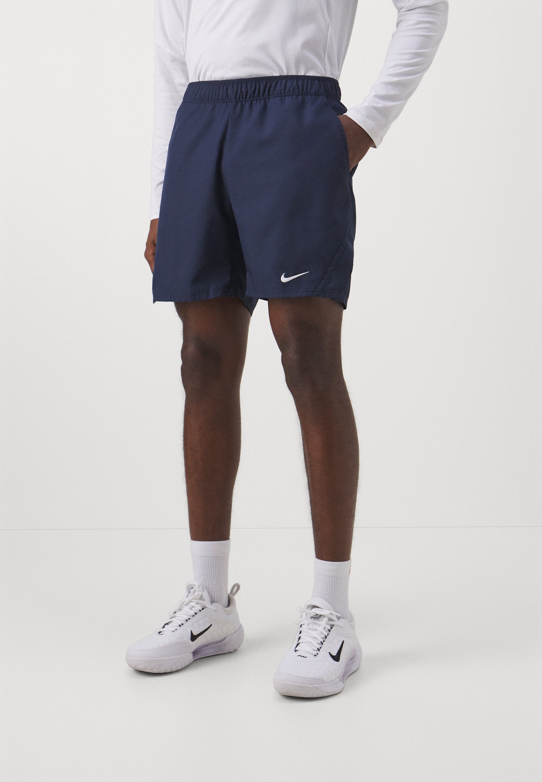 NIKECOURT VICTORY SHORT - Sports shorts - obsidian/white