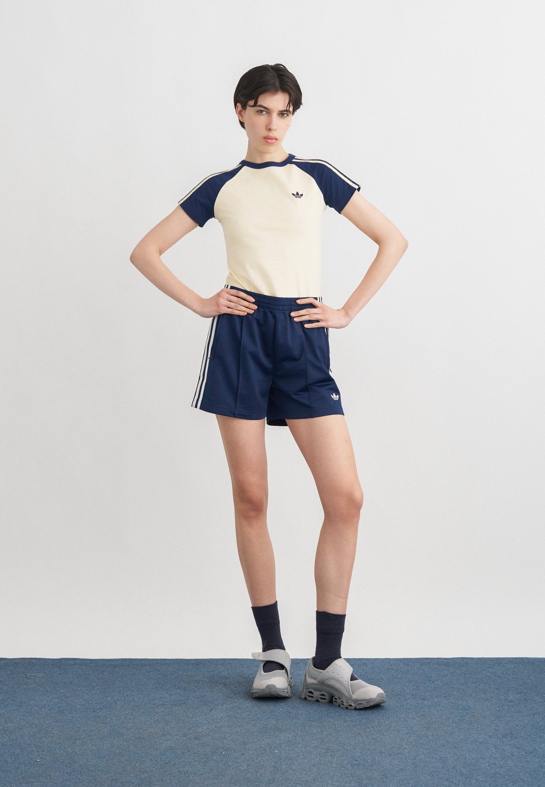 FIREBIRD CLASSIC - Shorts - night indigo/white