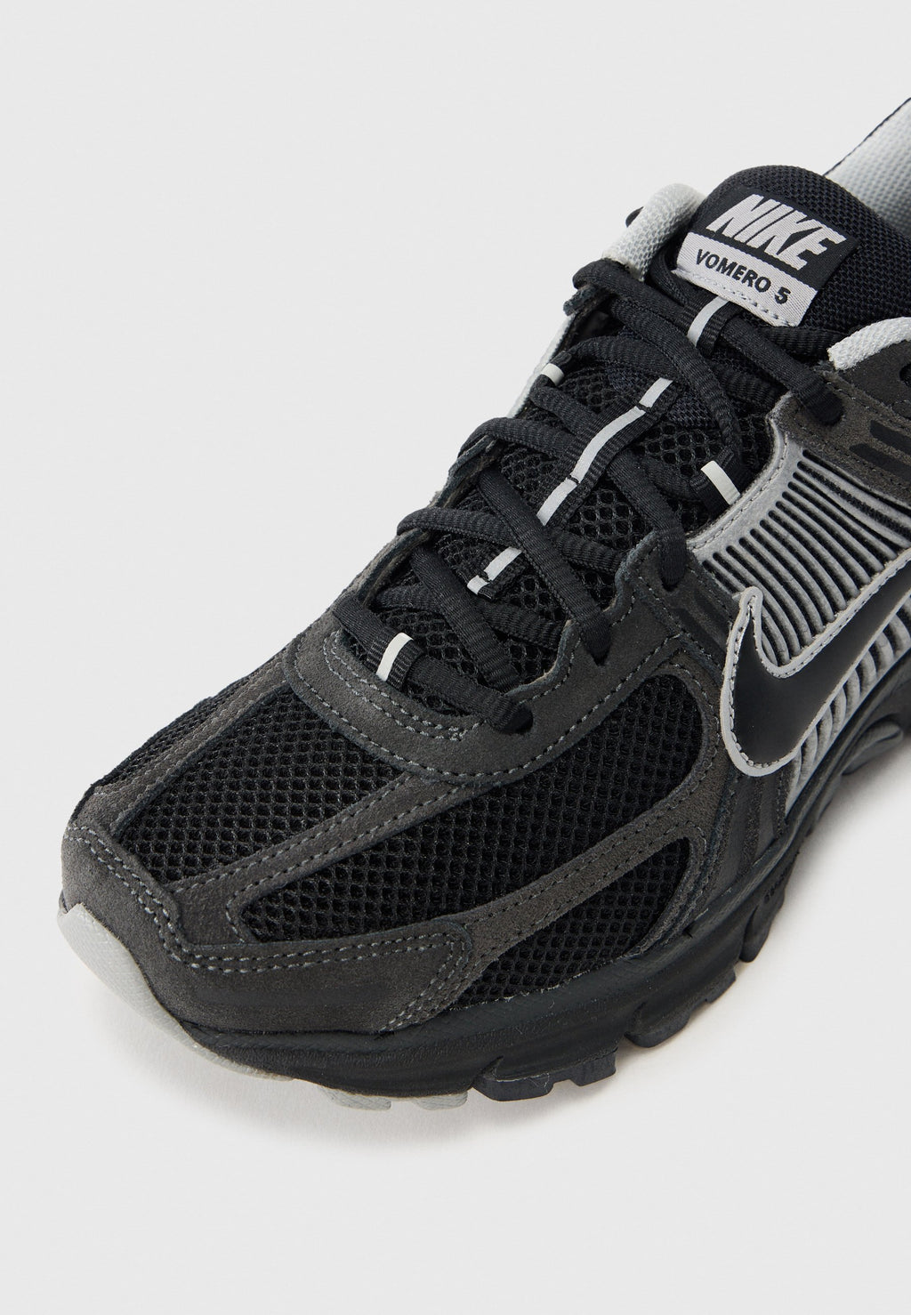 ZOOM VOMERO - Trainers - anthracite/black/chrome/silver-coloured