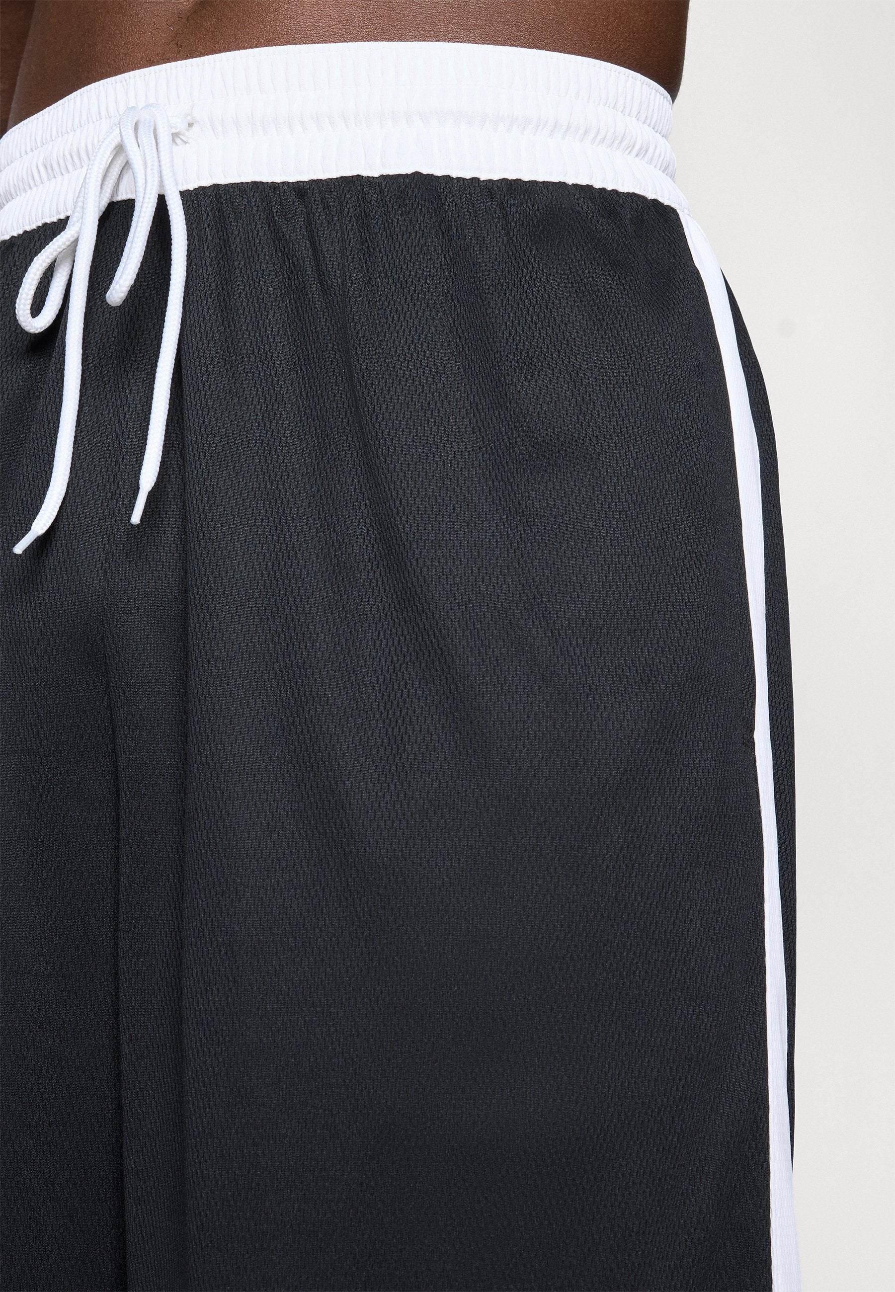DNA SHORT - Sports shorts - black/white