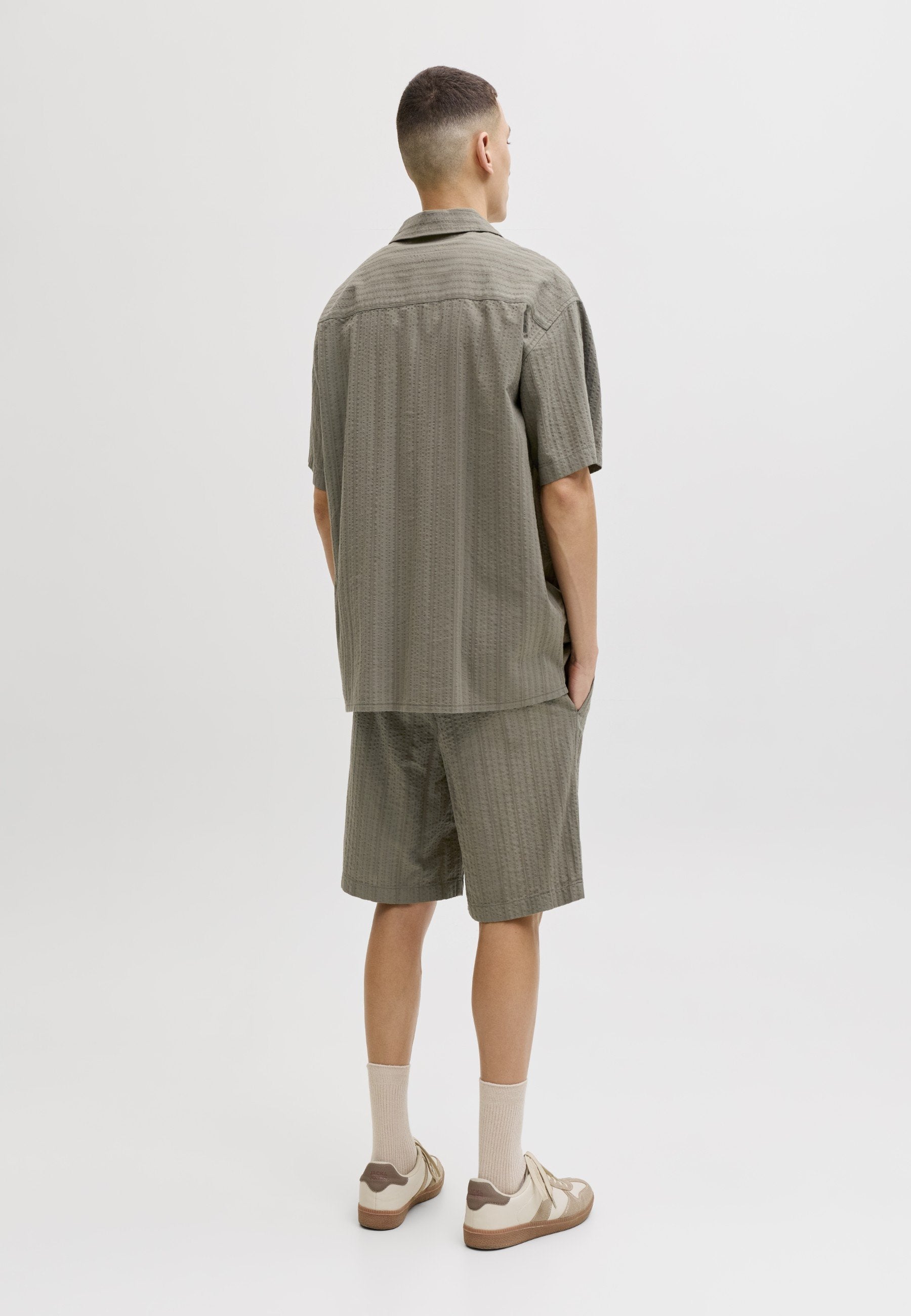 JPSTJAIDEN TYSON JOGGER - Shorts - vetiver
