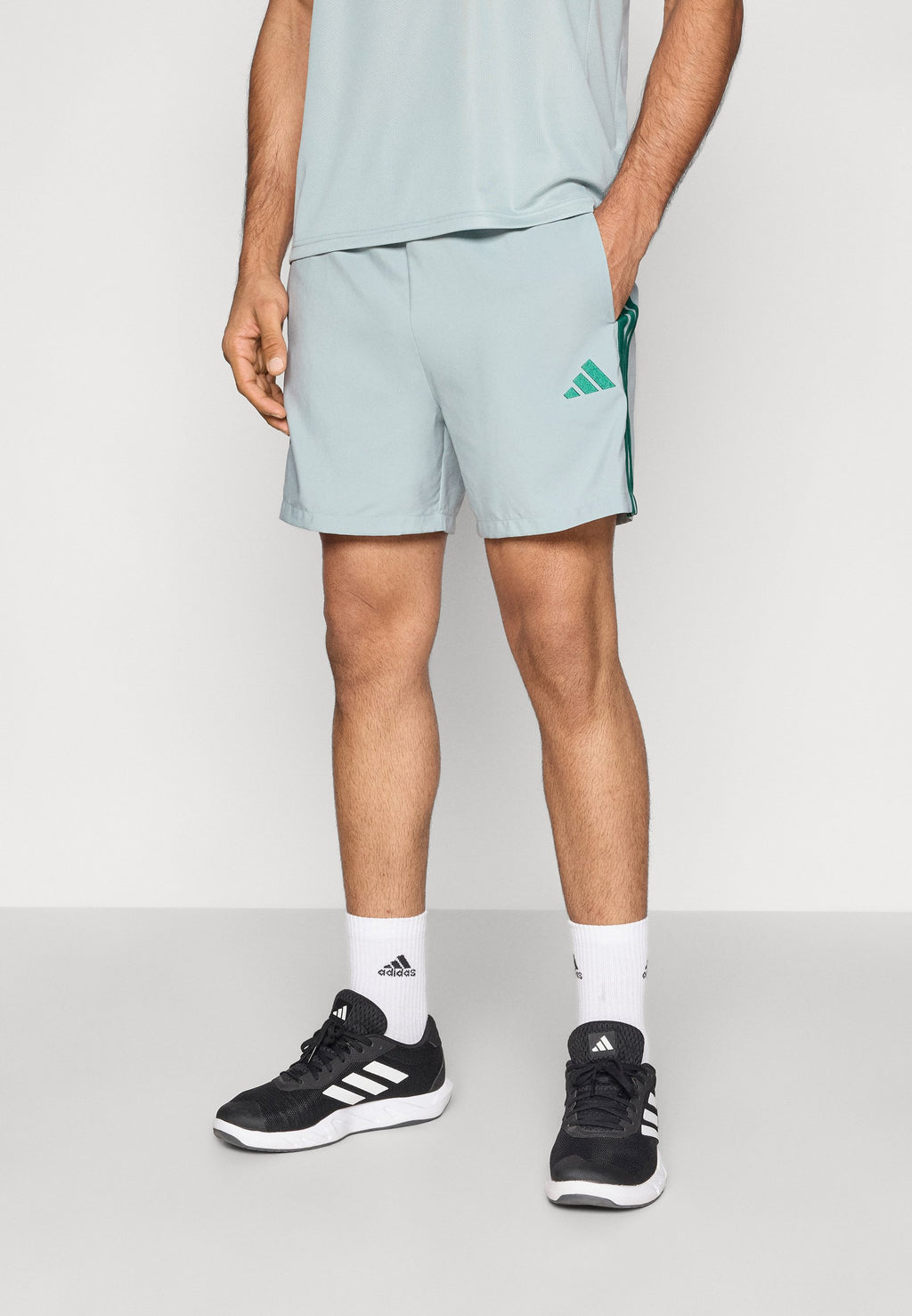 M 3S CHELSEA B - Sports shorts - sage/collegiate green