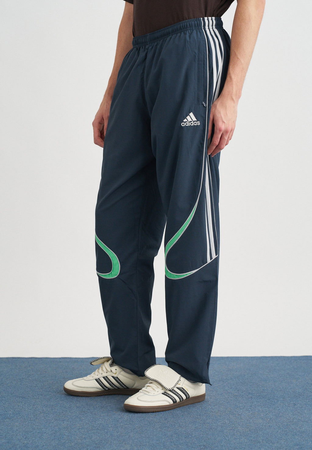 TEAMGEIST - Tracksuit bottoms - aurora ink