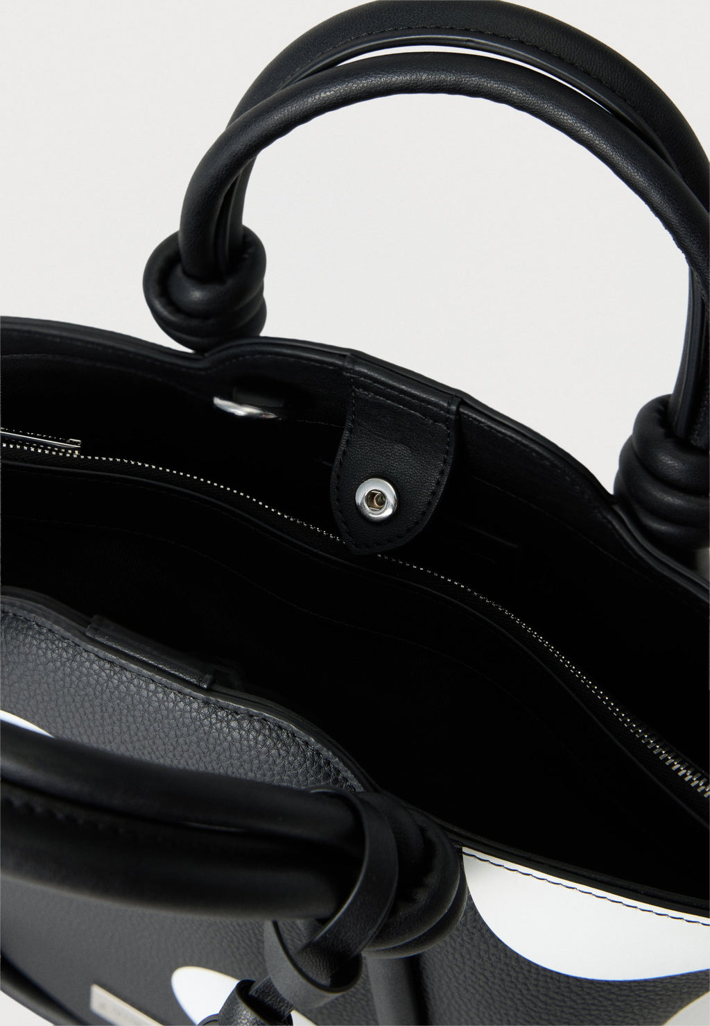 IKON PEBBLE TOTE KNOTS - Handbag - black/white