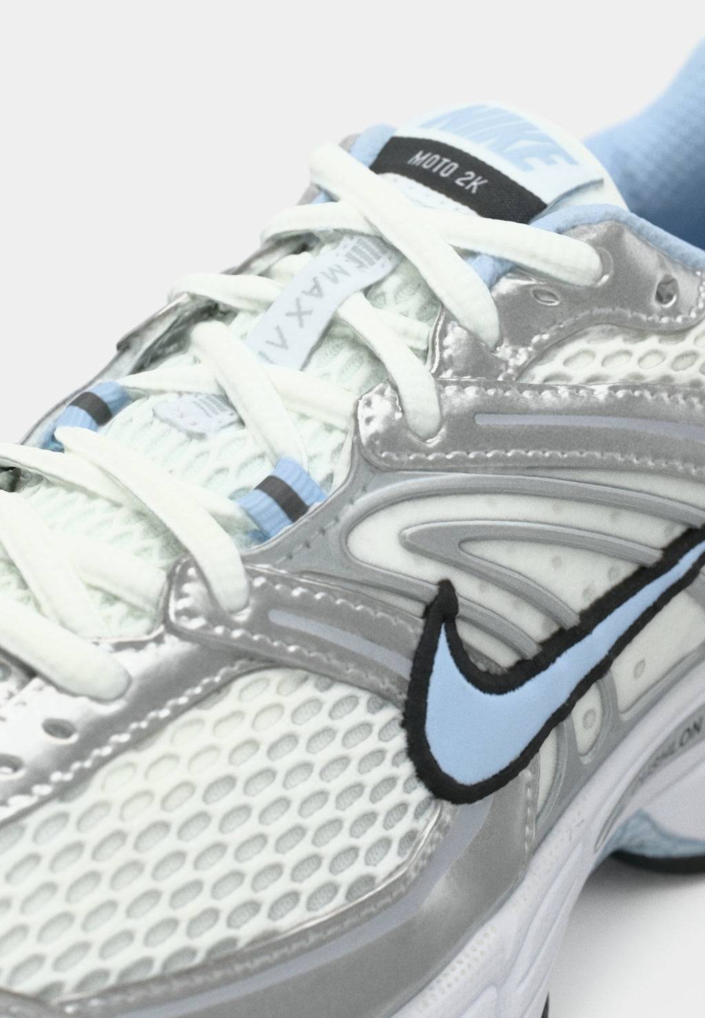 AIR MAX MOTO 2K - Trainers - white/hydrogen blue/metallic silver-coloured/black/flat silver-coloured