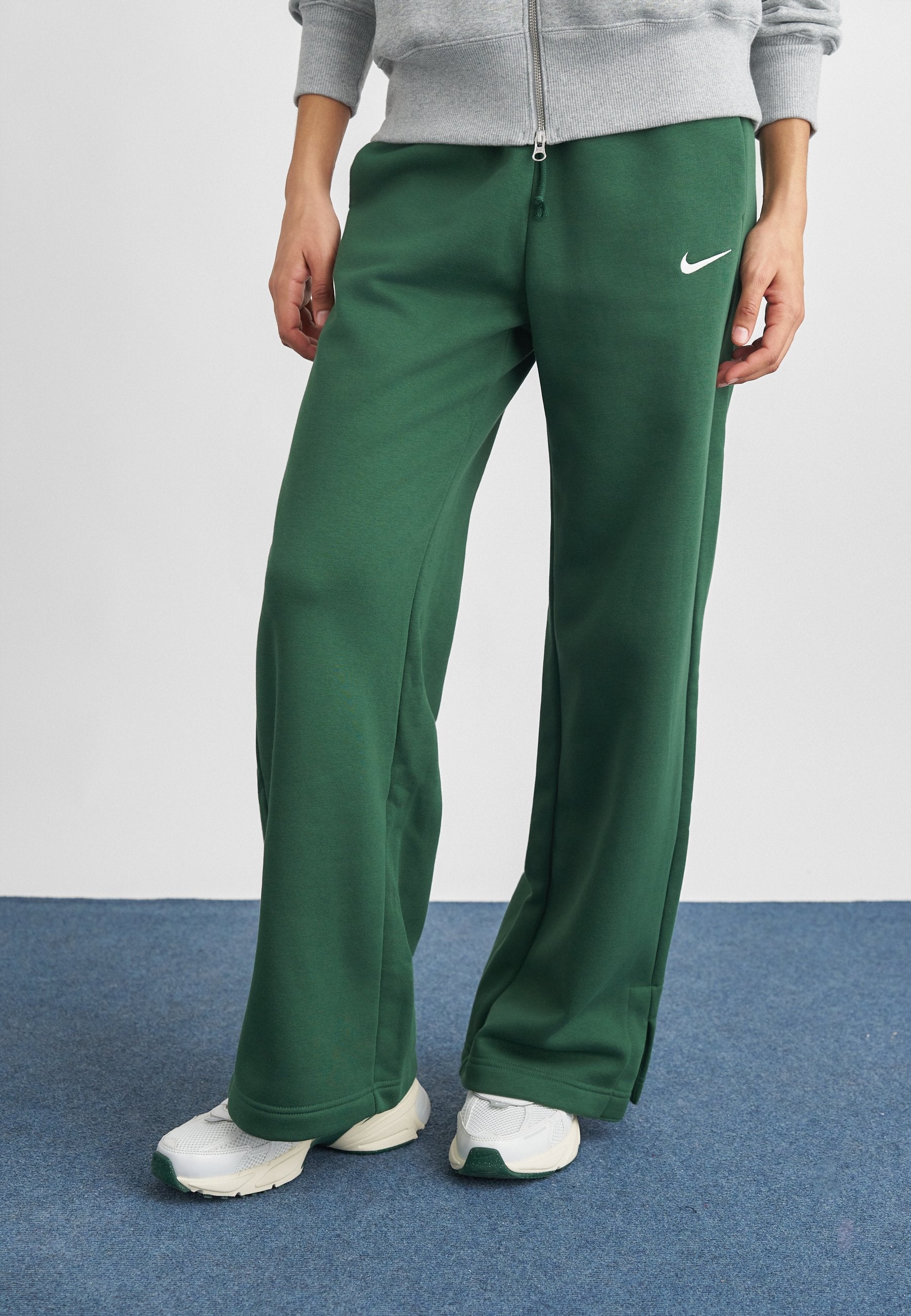 W NSW PHNX FLC HR PANT WIDE 2 - Bas de survêtement - fir/sail