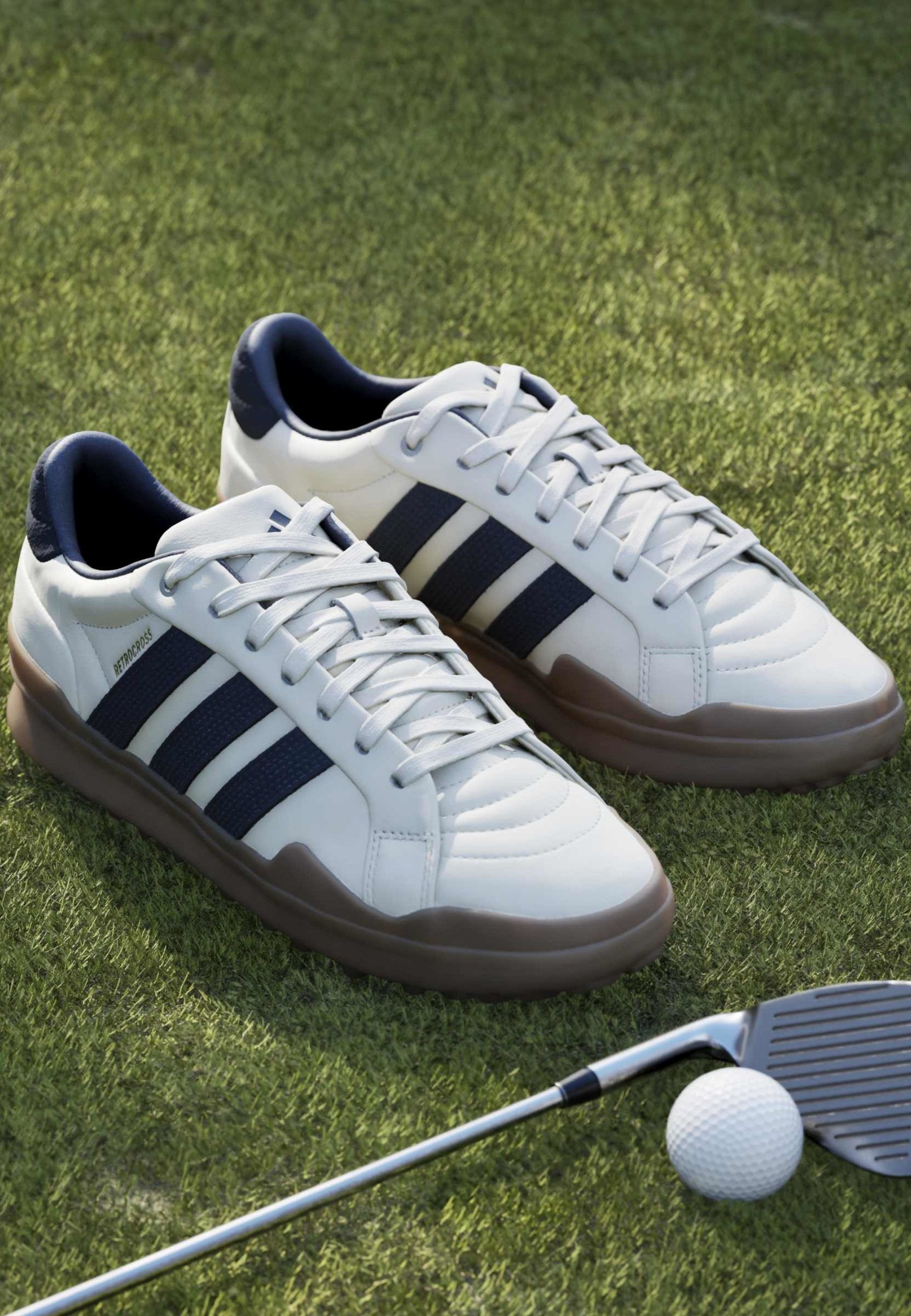 RETROCROSS GRIPMORE - Golf shoes (without spikes) - cwhite/conavy/gum