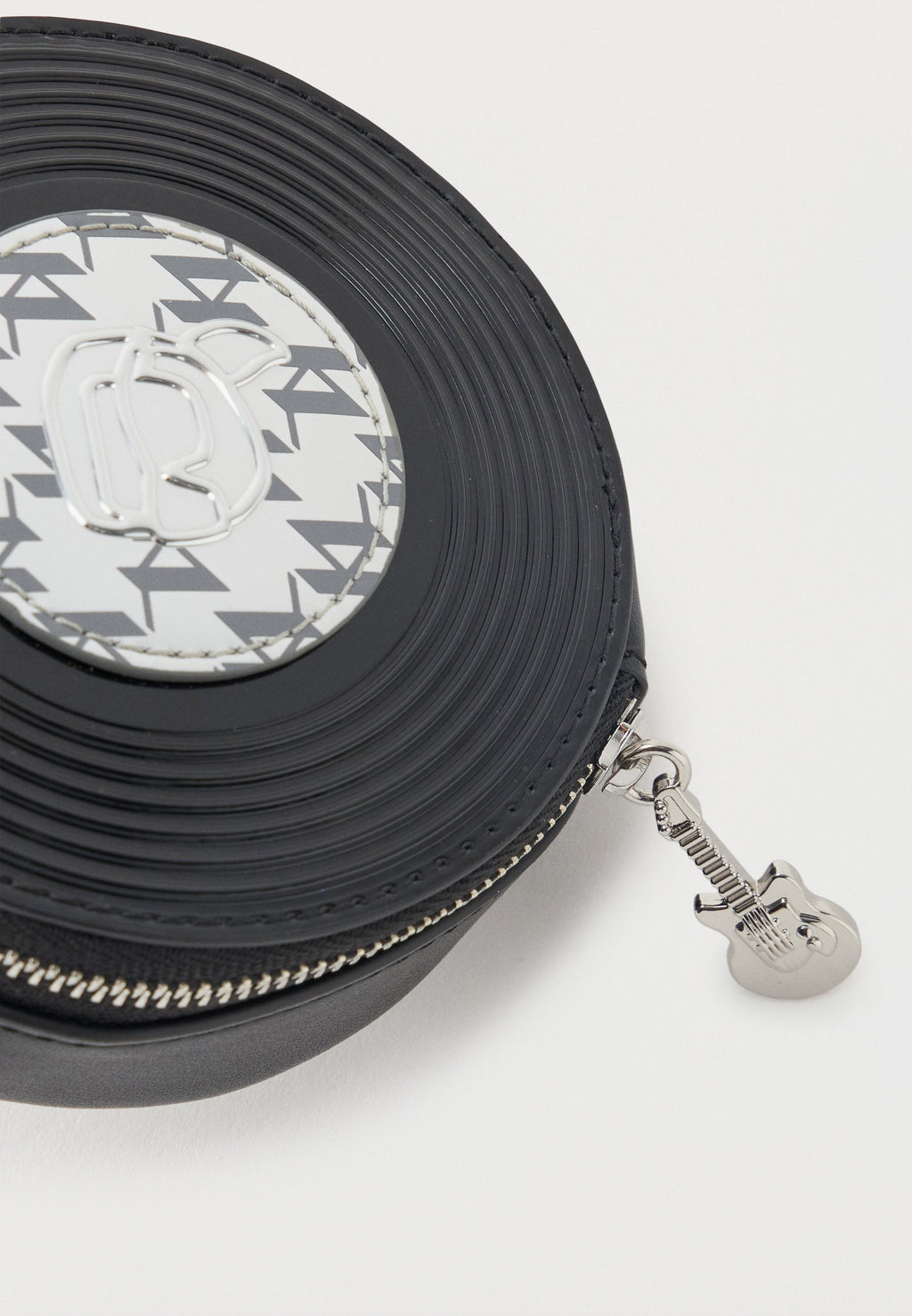 IKON NOVELTY TURNTABLE - Cross body bag - black
