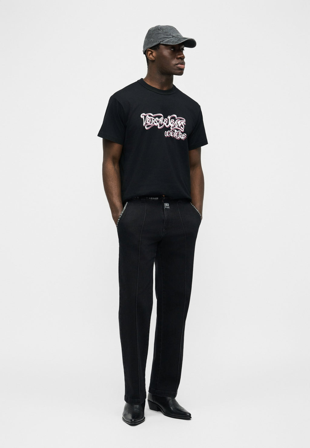 LOGO CURVED - Print T-shirt - black