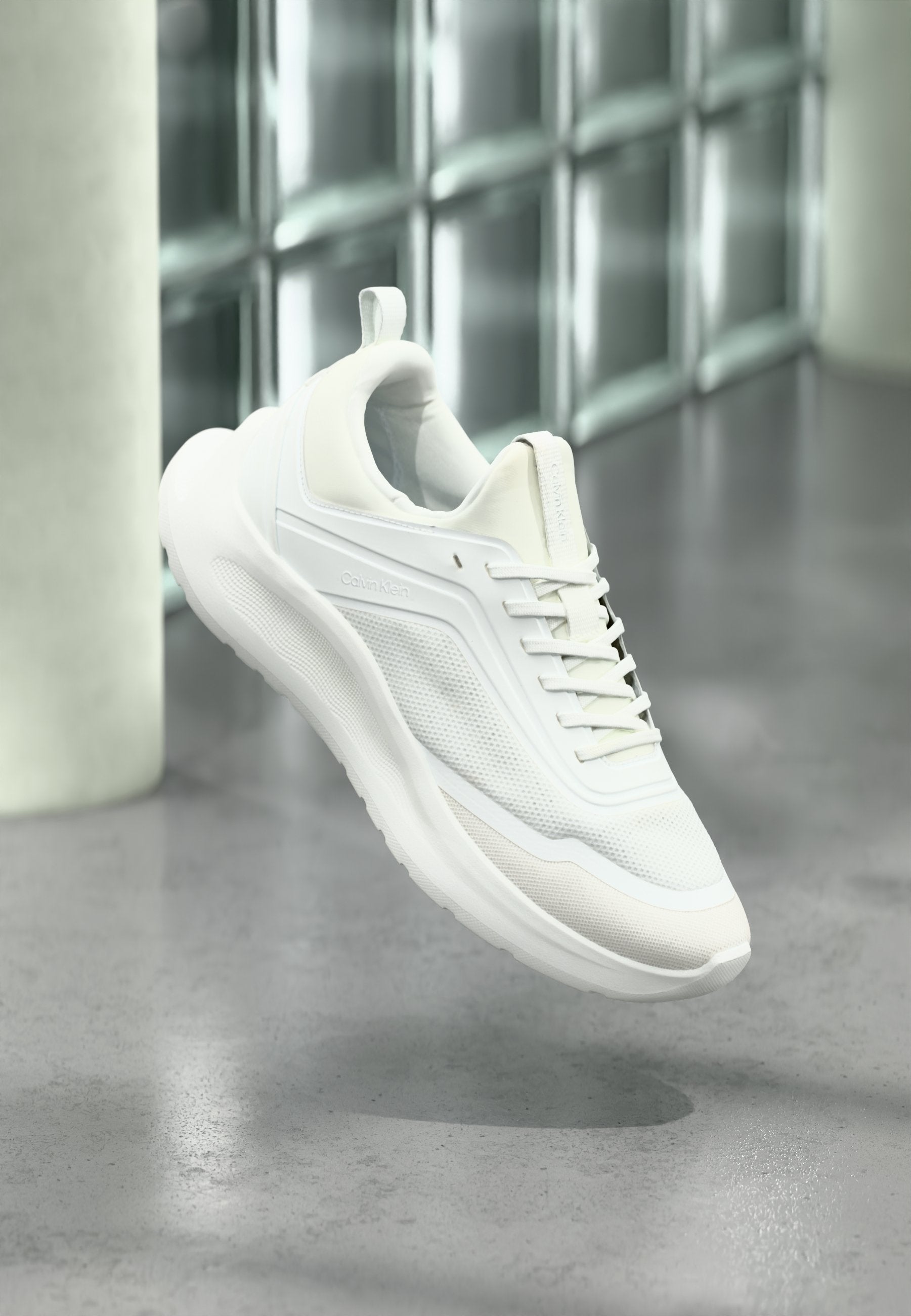 Trainers - triple bright white