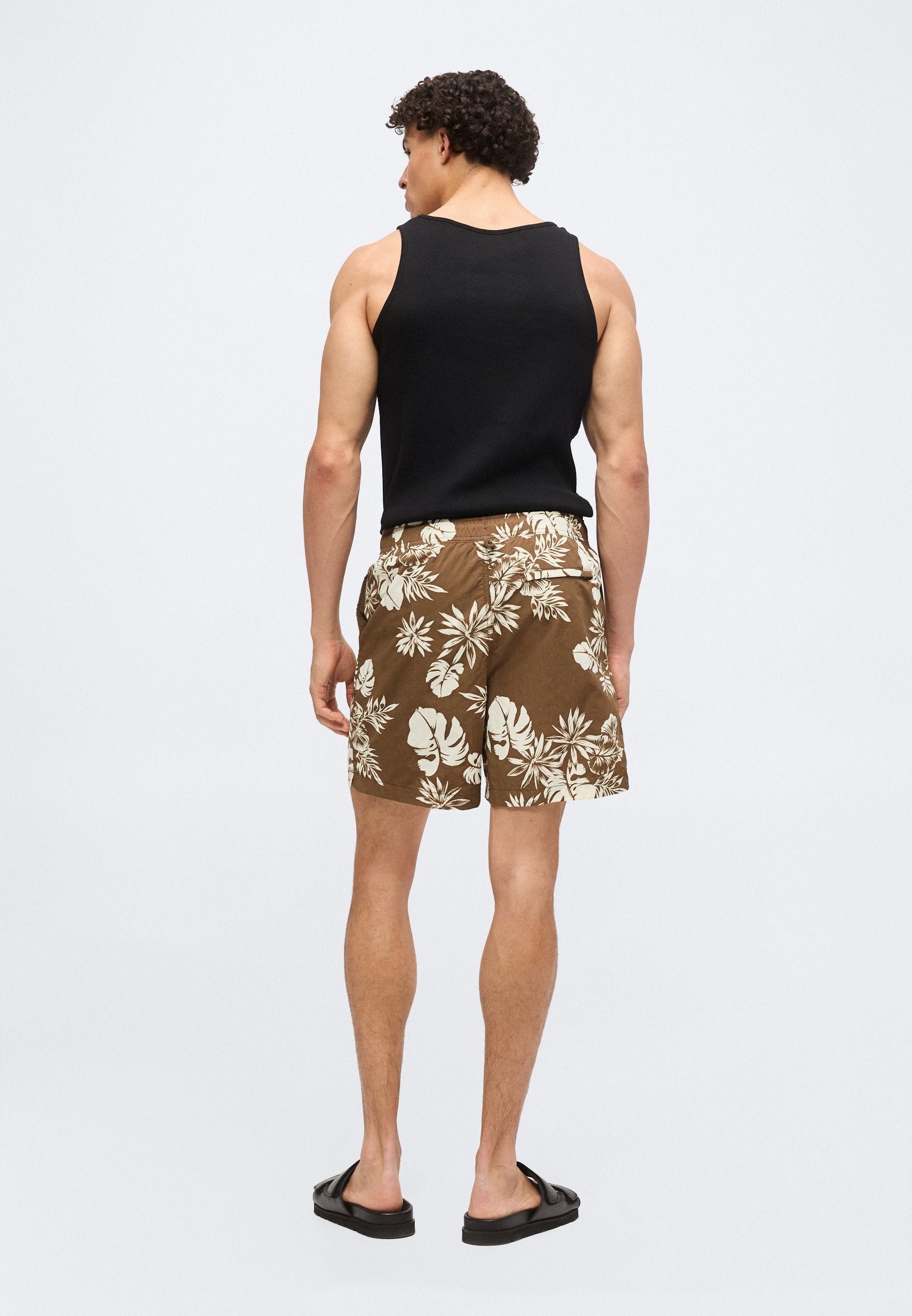 Shorts - brown
