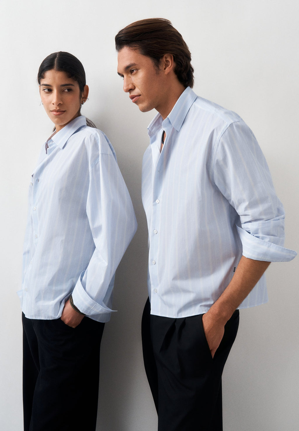 CODY SHIRT CROPPED UNISEX - Button-down blouse - white/blue