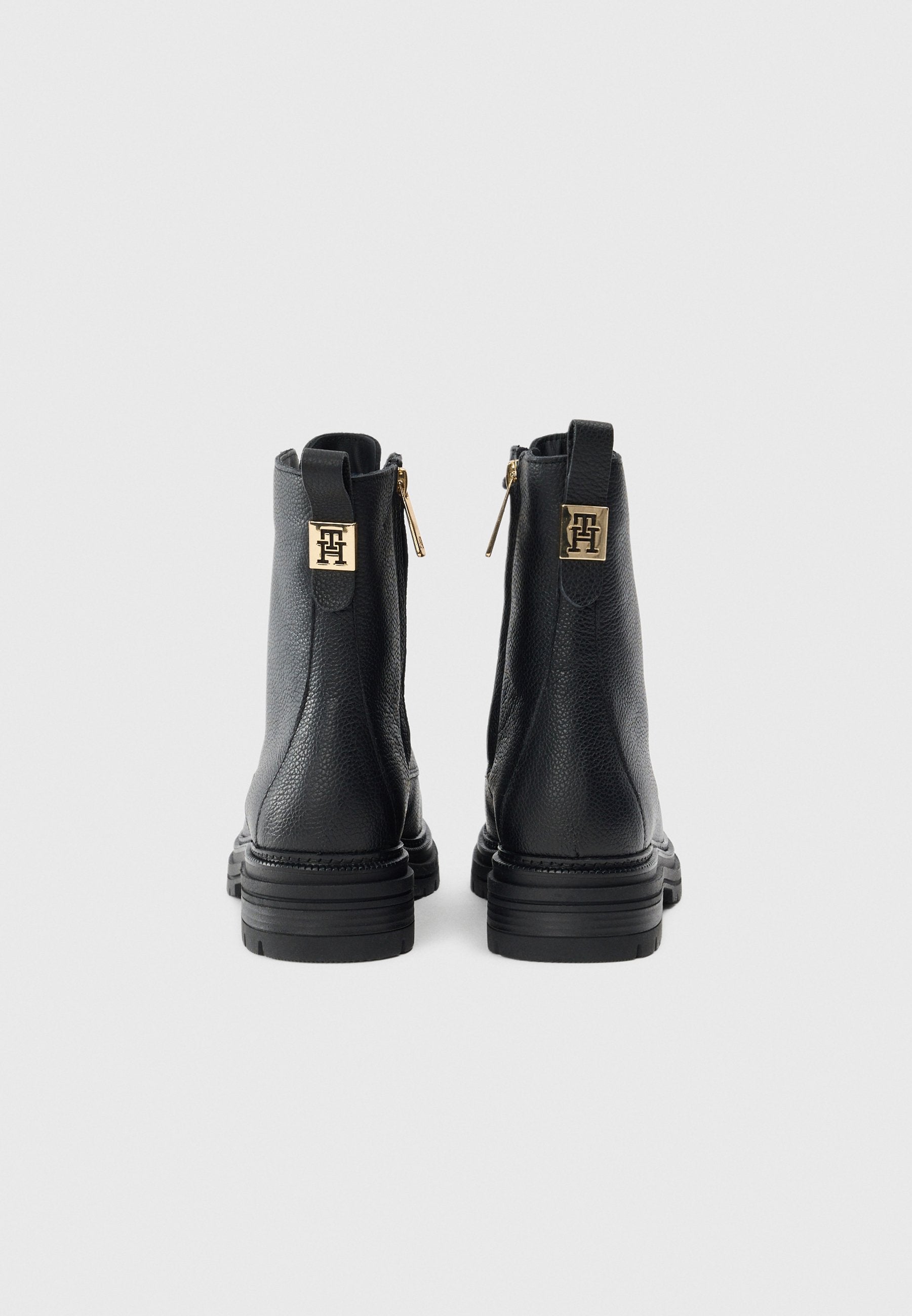 Lace-up ankle boots - black