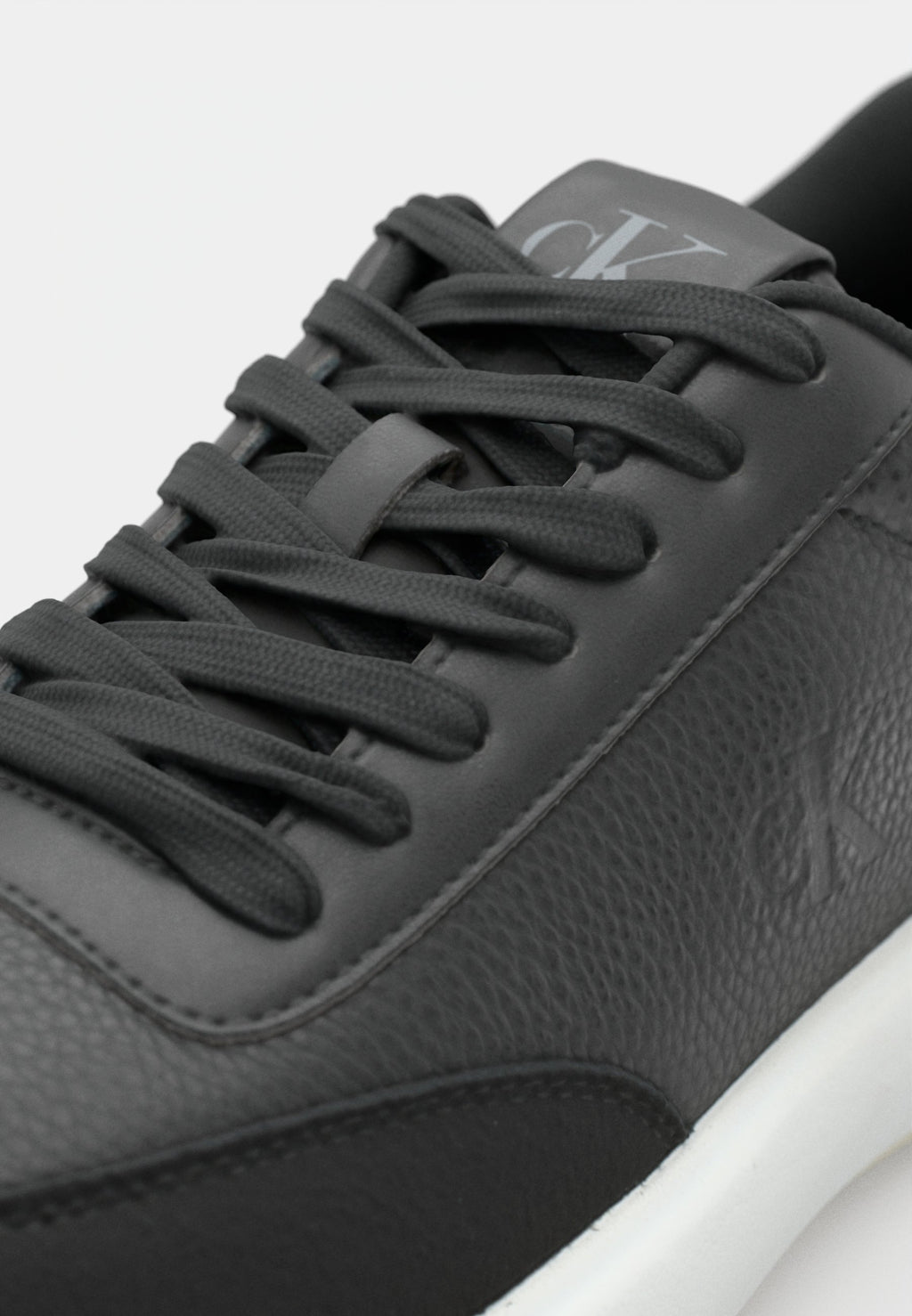 ATHLEISURE RUNNER - Trainers - black/bright white