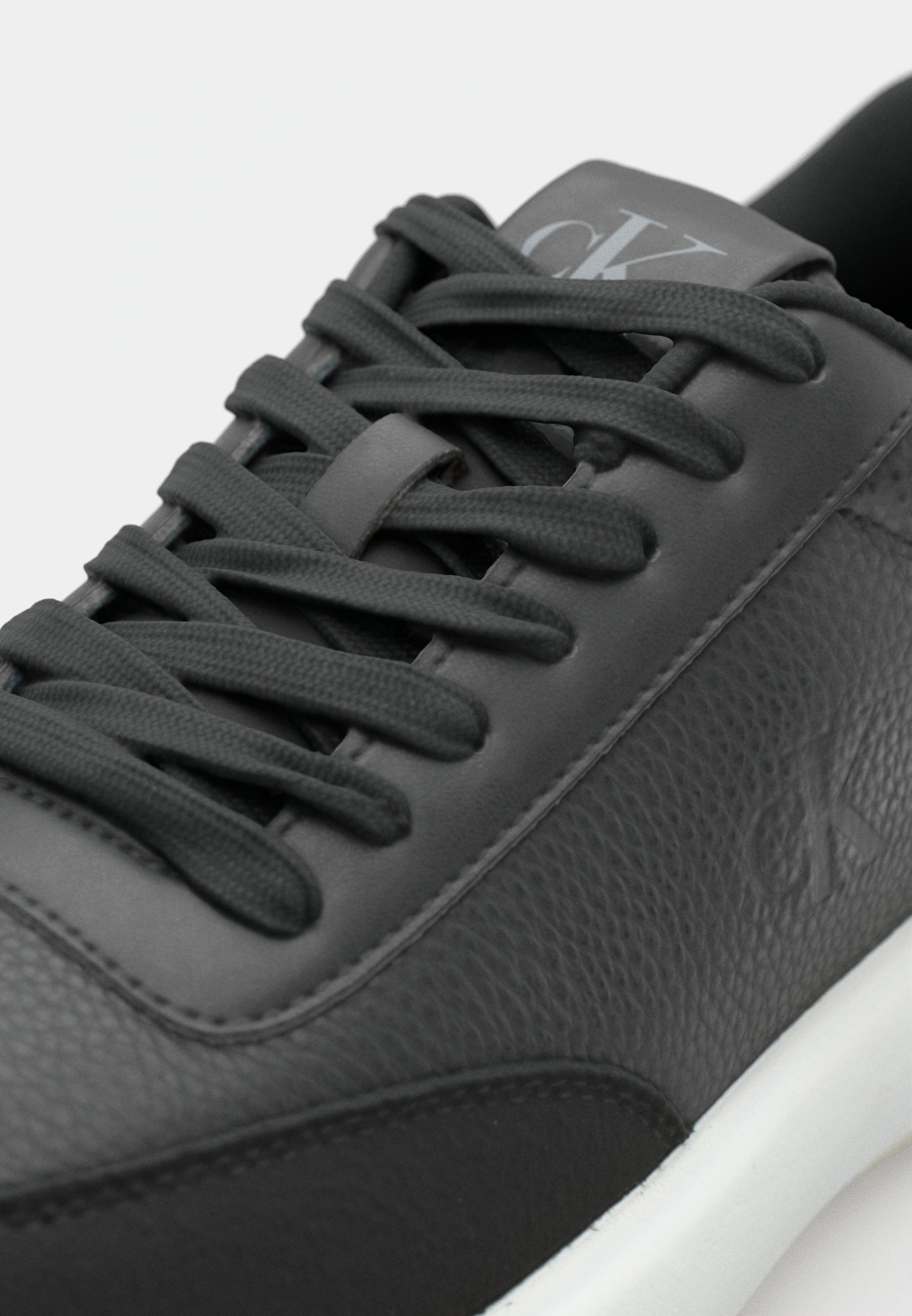 ATHLEISURE RUNNER - Trainers - black/bright white