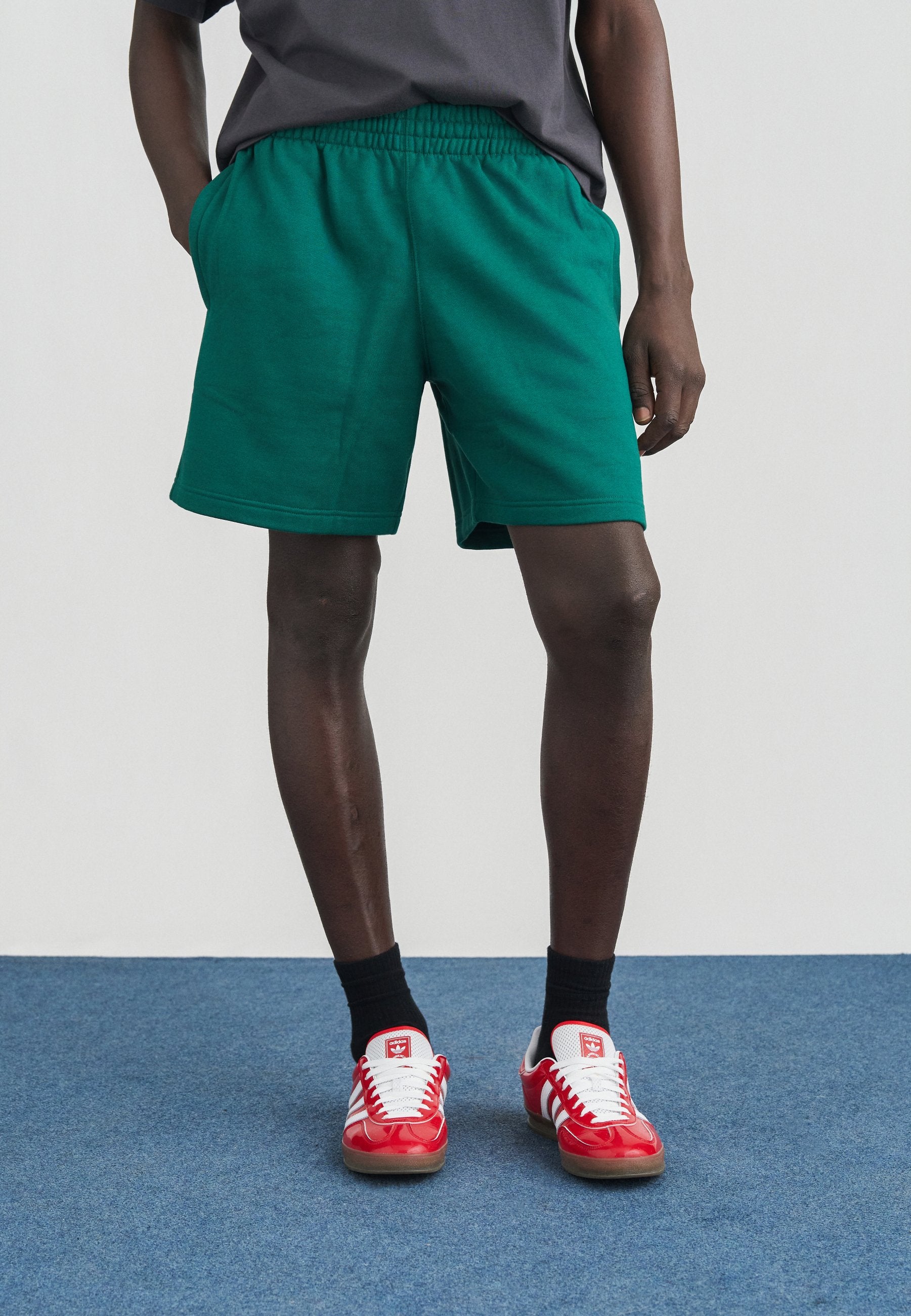 Shorts - collegiate green