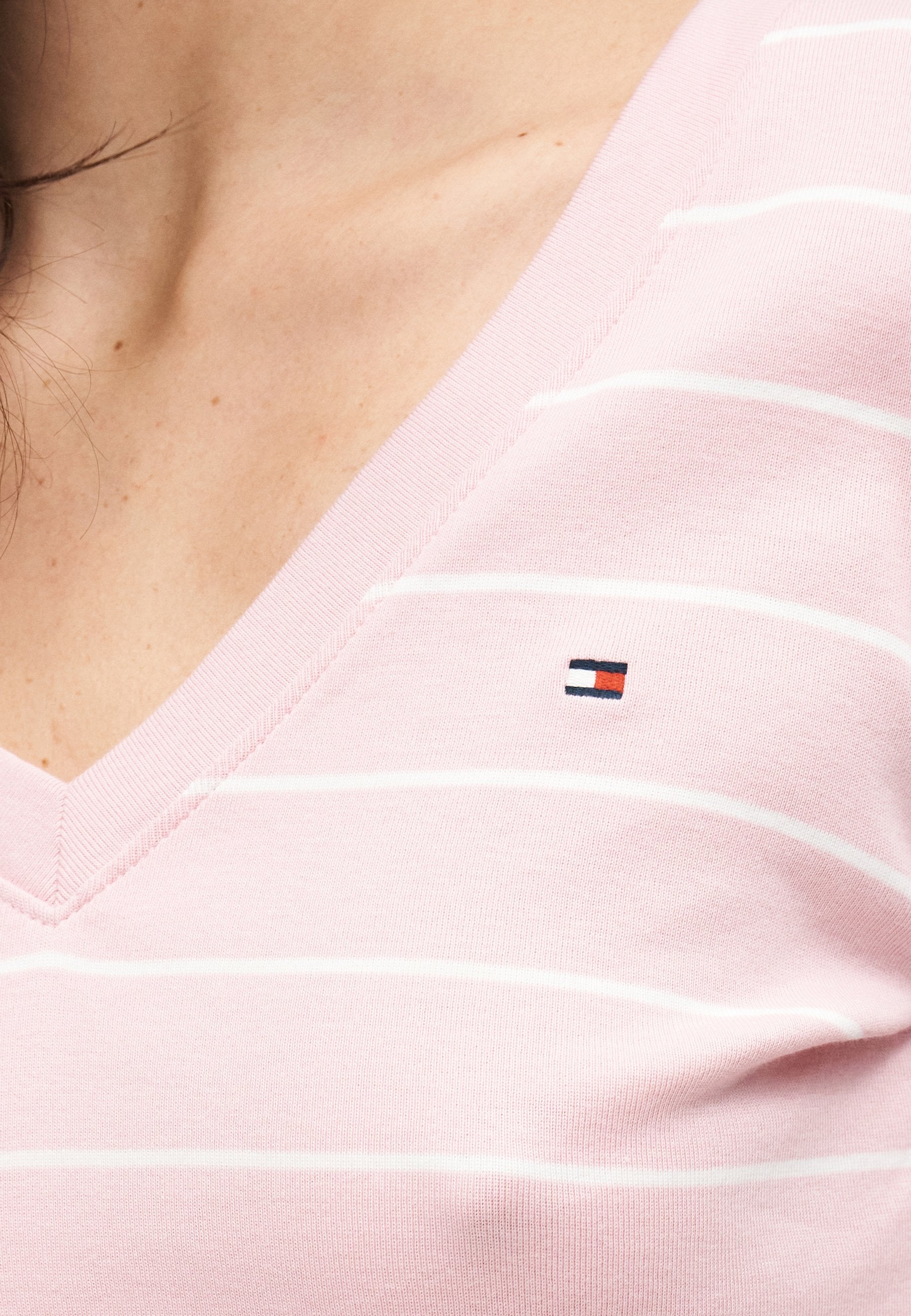 SLIM CODY COL V - T-shirt basique - bonita pink/écru