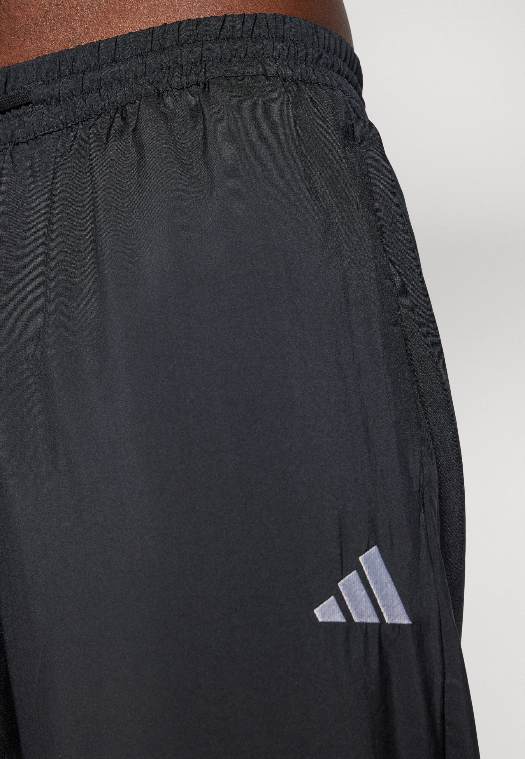 ESSENTIAL SMALL LOGO STANFORD  OPEN HEM - Trousers - black/white