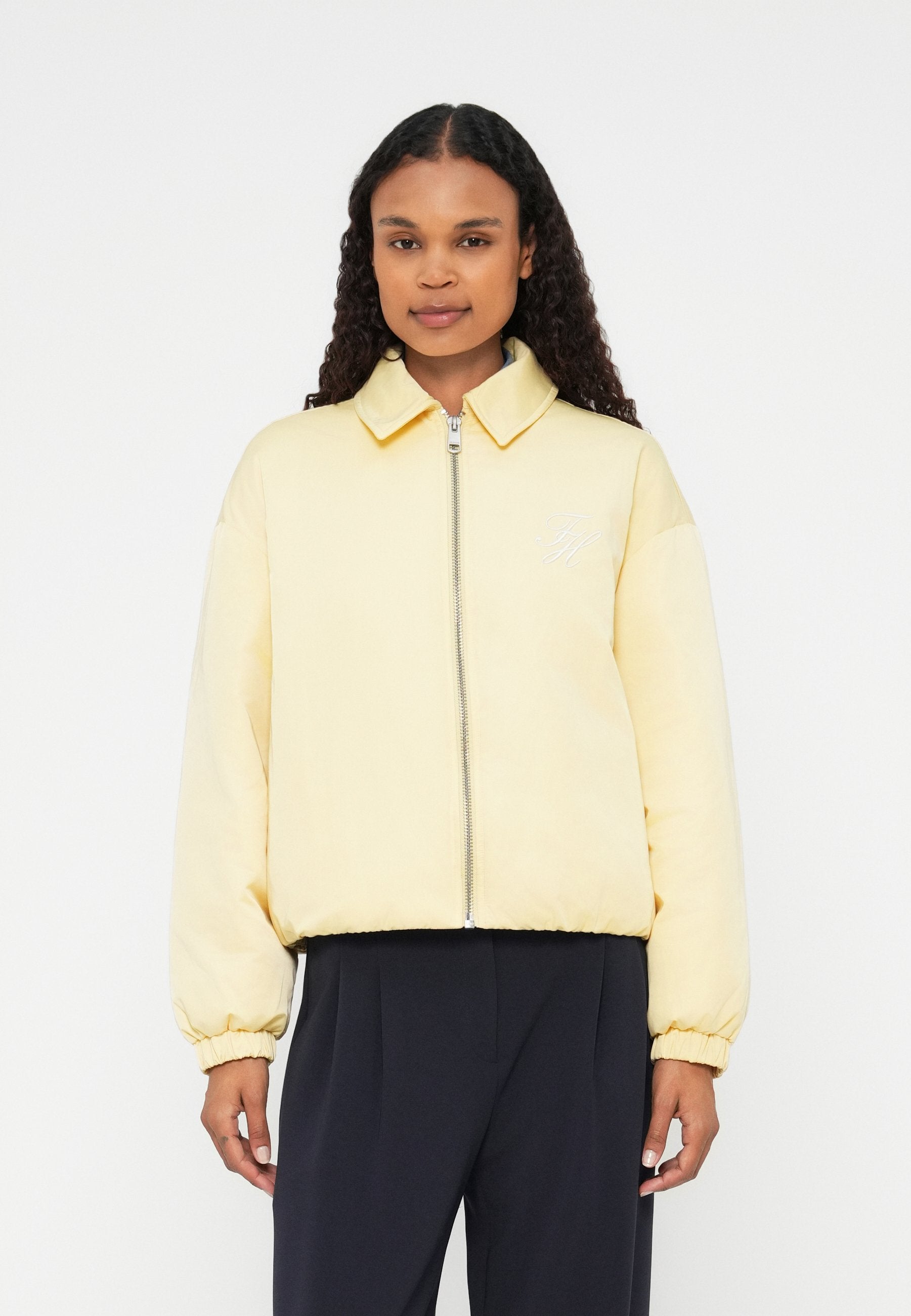 WATER REPELLENT SATIN RELAXED PADDED JACKET - Light jacket - zesty yellow
