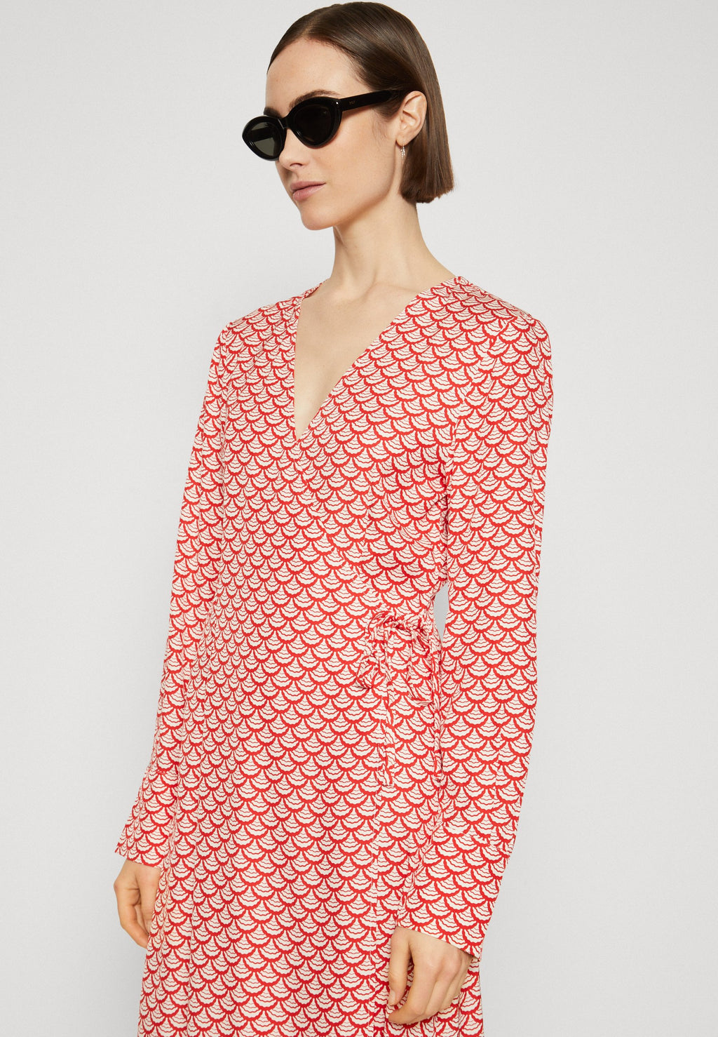 SEAL KNEE DRESS - Day dress - varsity seal/daring scarlet