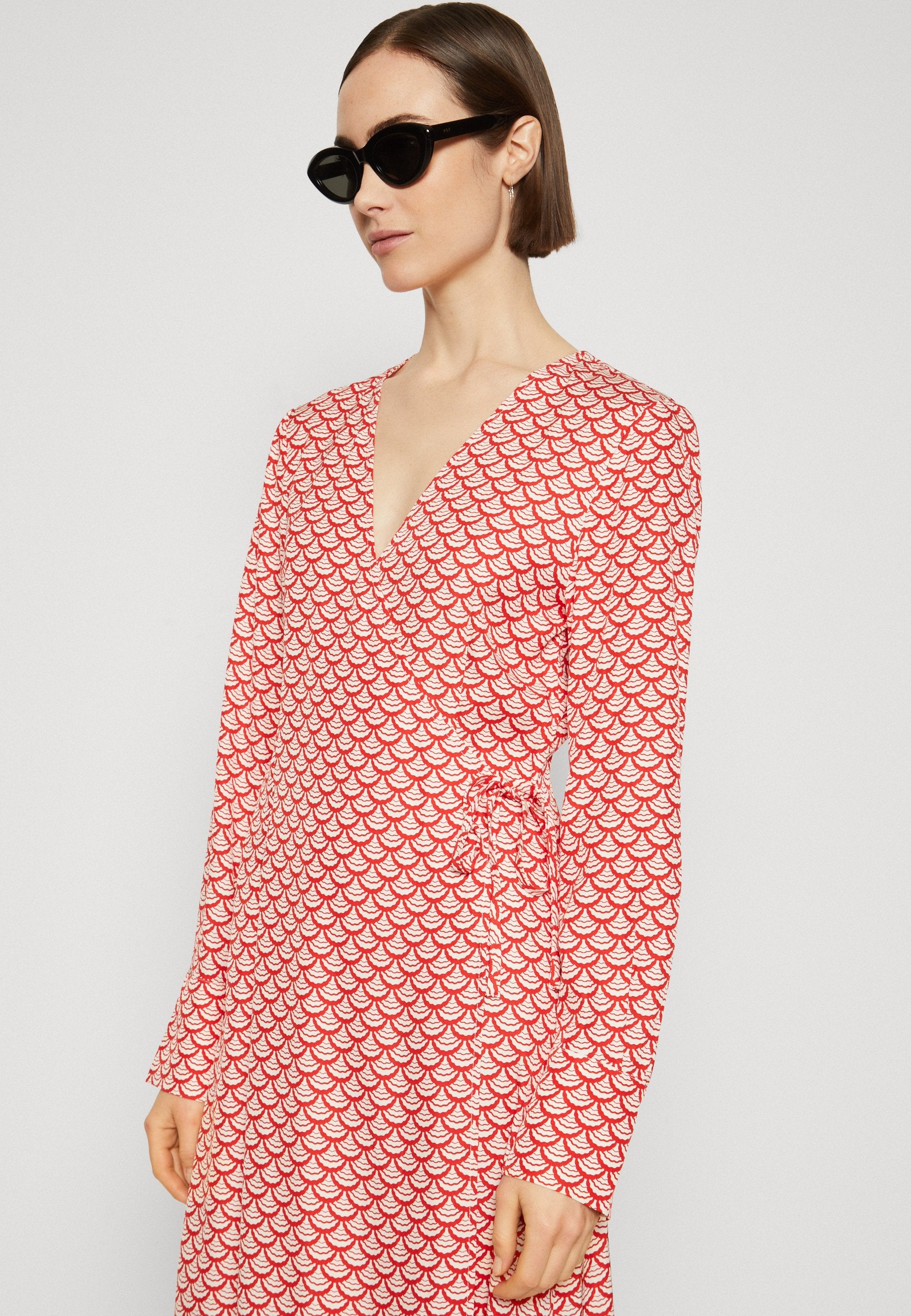 SEAL KNEE DRESS - Day dress - varsity seal/daring scarlet