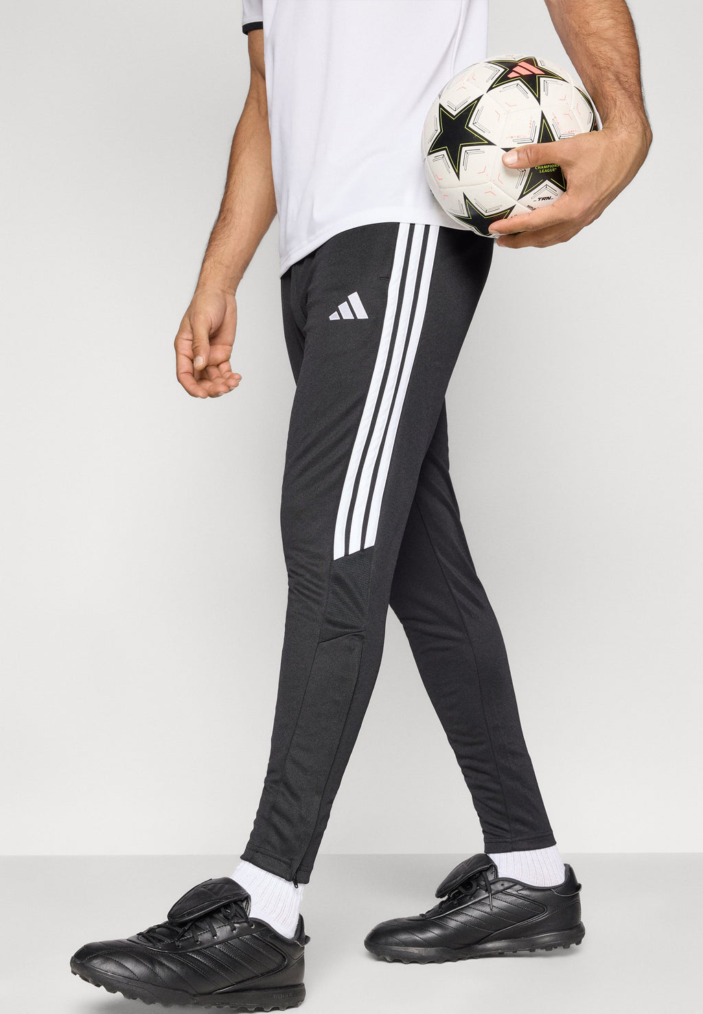 TIRO 26 ESSENTIALS TRAINING PANTS - Tracksuit bottoms - black/white