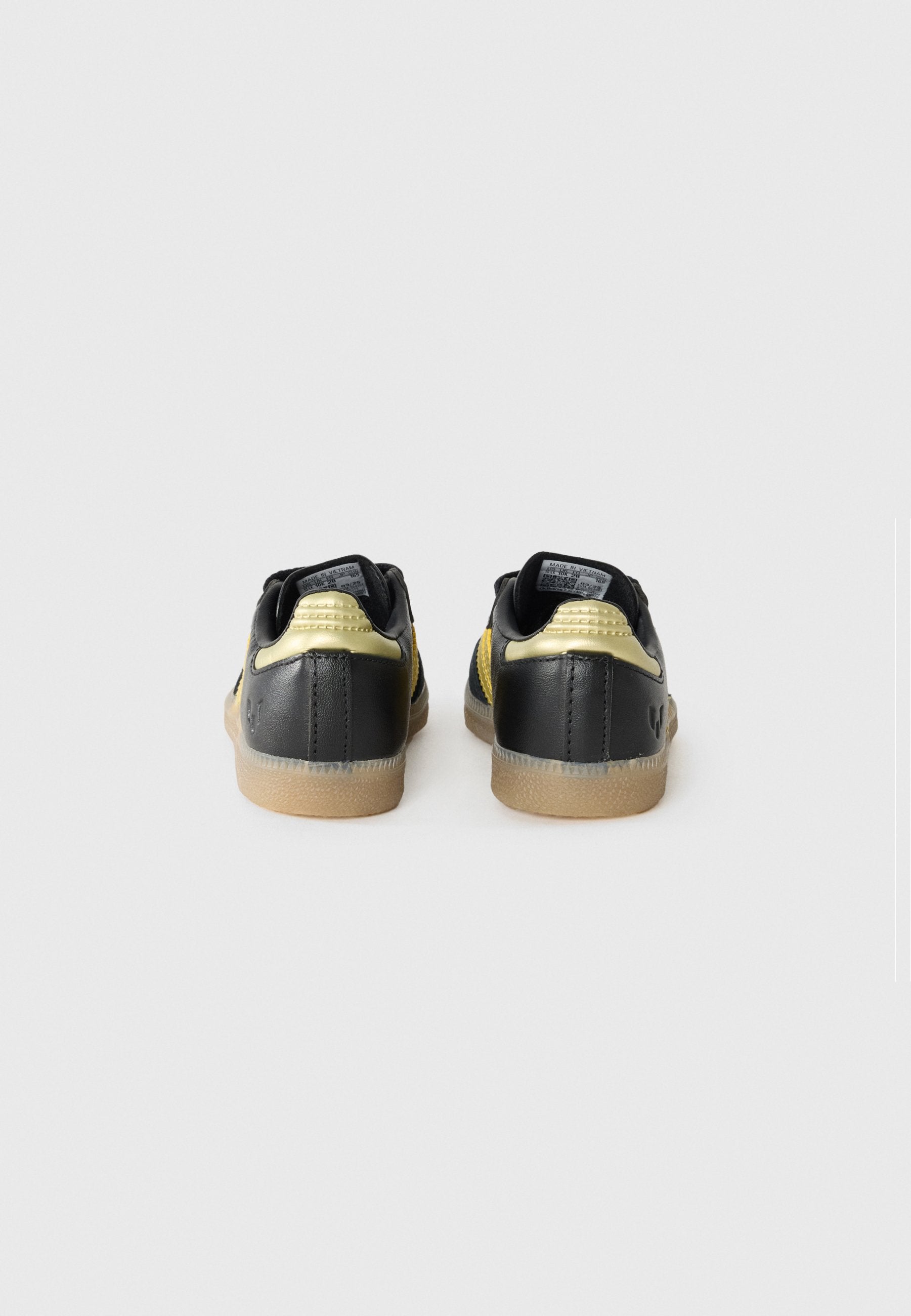 SAMBA MESSI UNISEX - Indoor football boots - core black/gold-coloured/gum