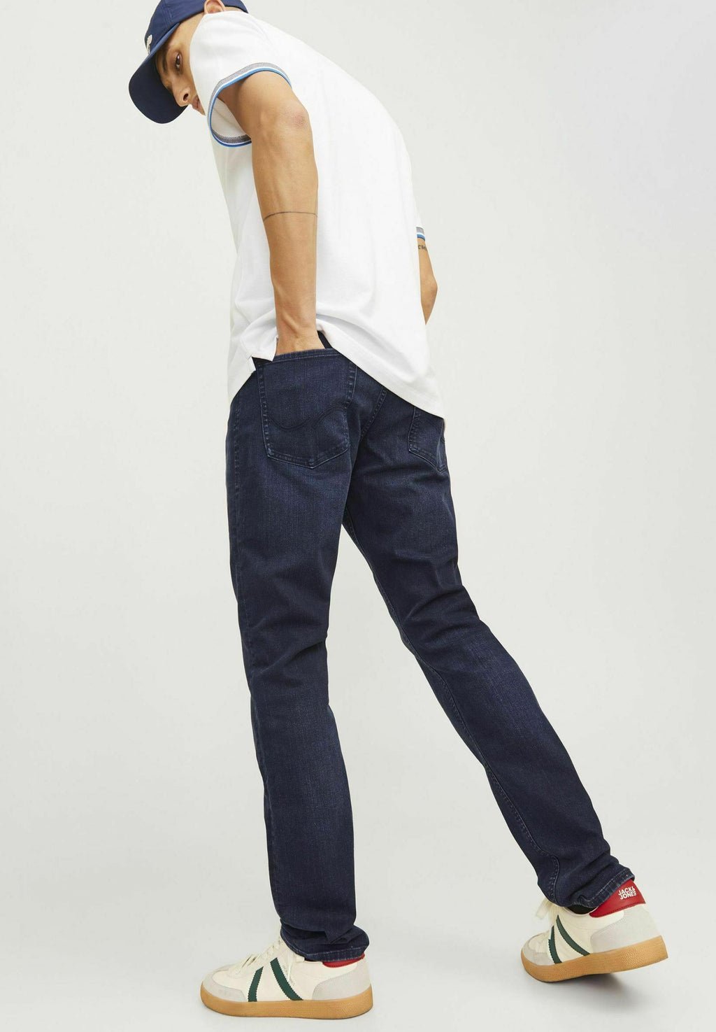 Slim fit JJIGLENN JJBASIC SQ 260 NOOS - Relaxed fit jeans - blue denim