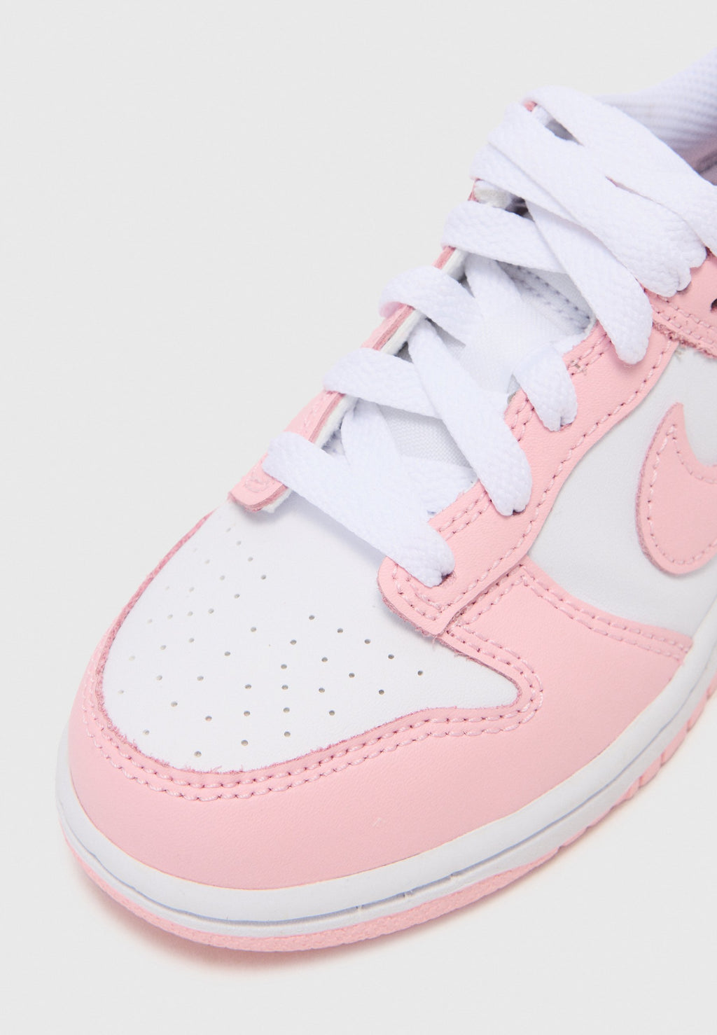 حذاء DUNK LOW UNISEX - رياضي - أبيض/وردي فاتح متوسط/أبيض