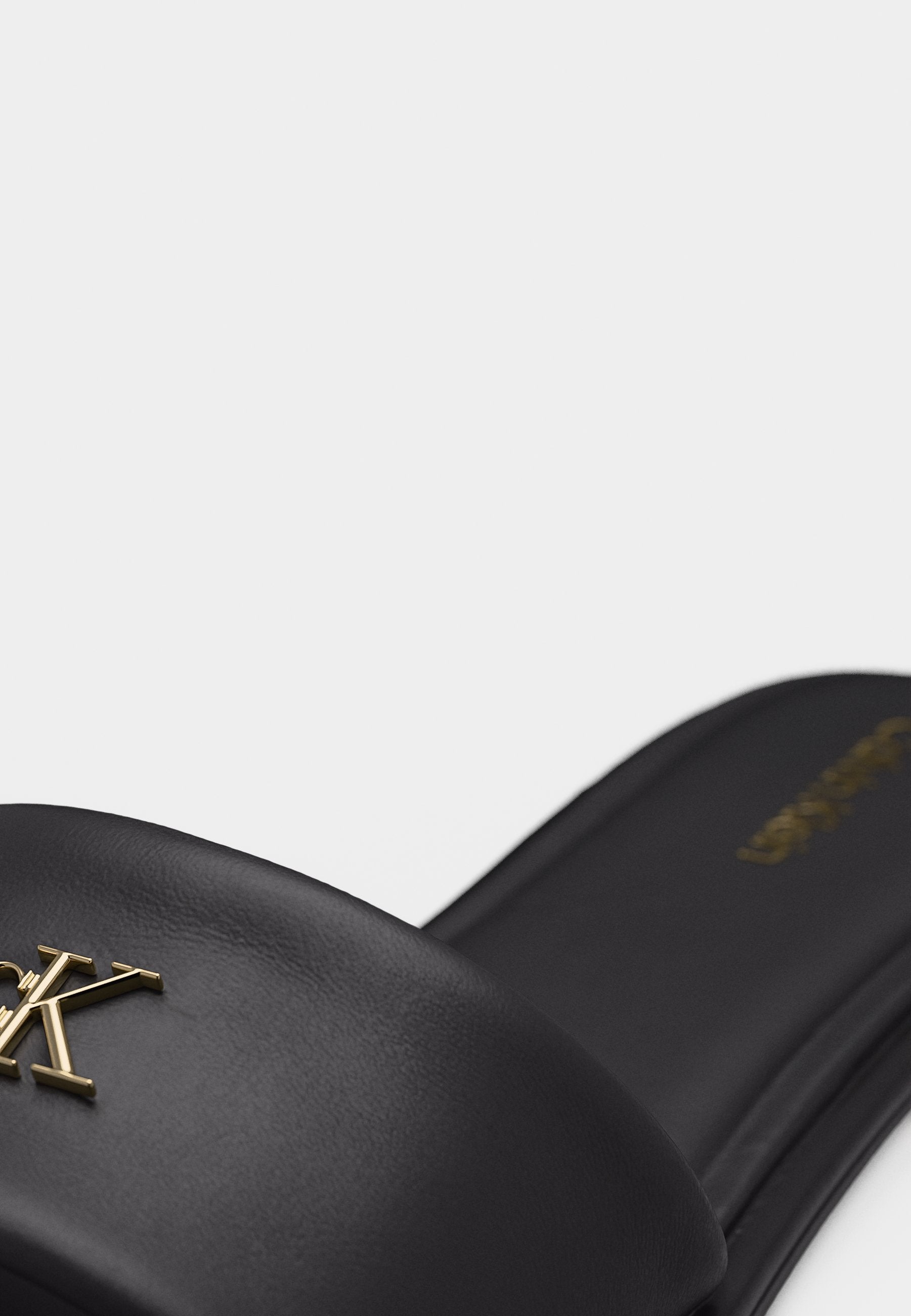 Mules - triple black