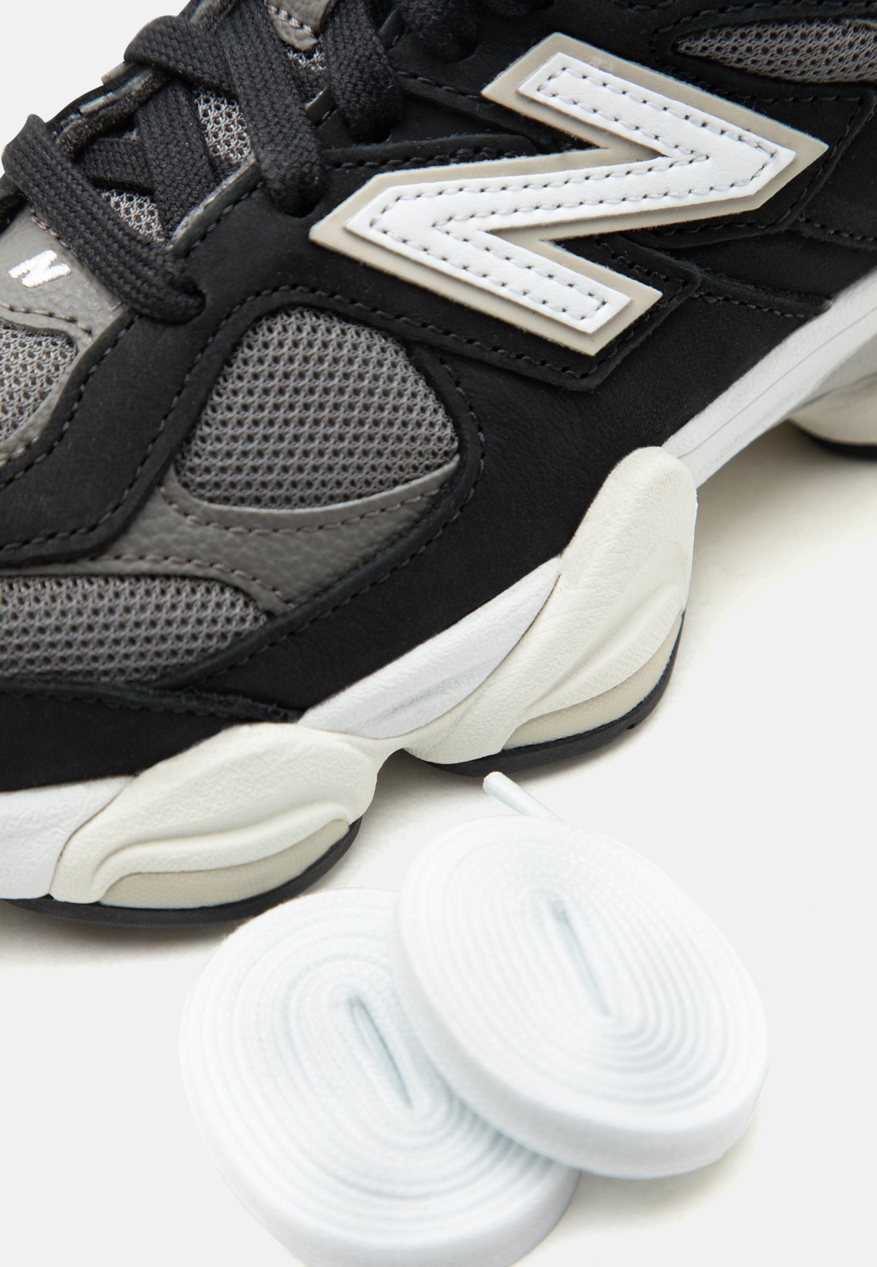 U9060 UNISEX - Trainers - black tornado