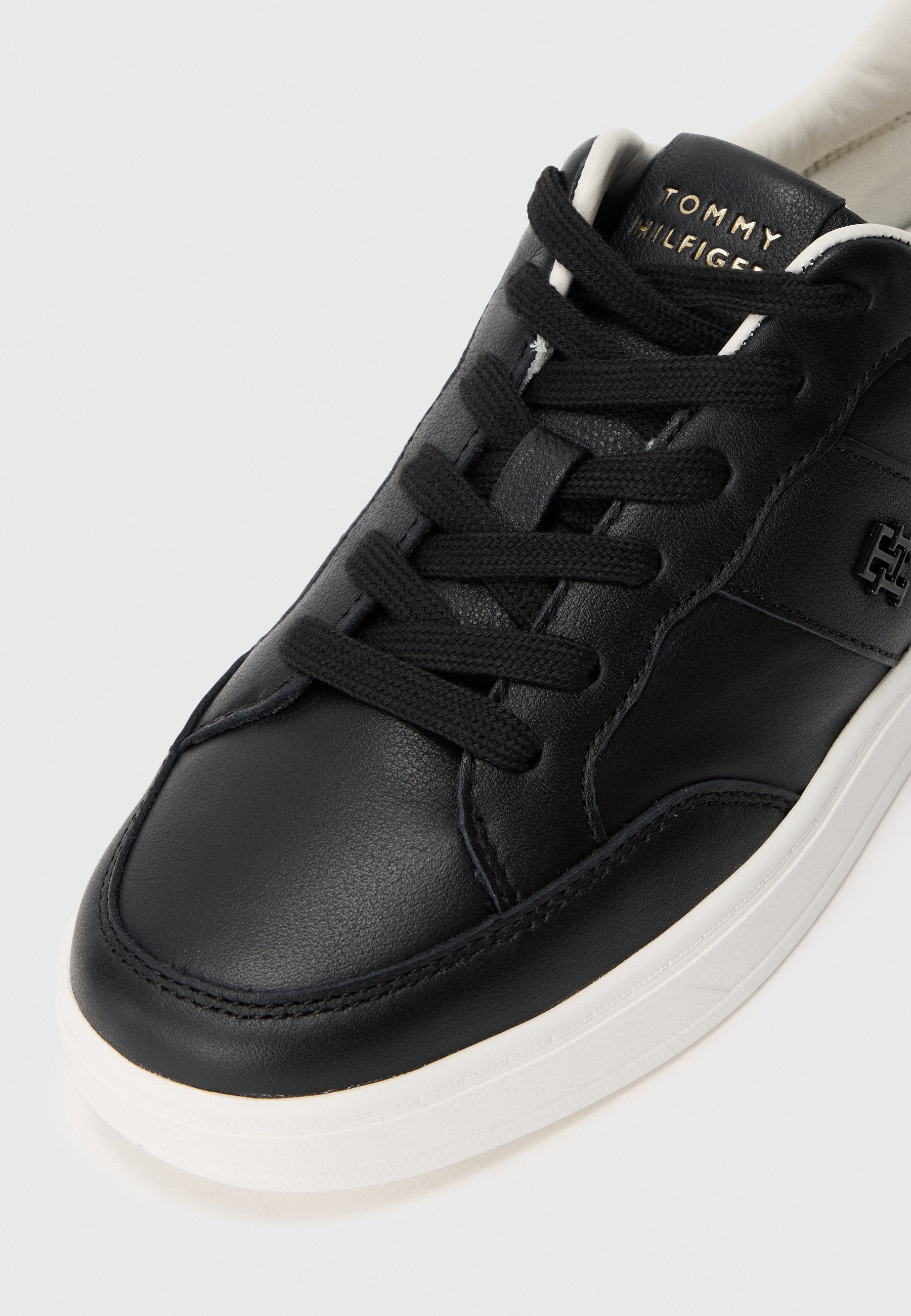 TH MONOGRAM LEATHER COURT TRAINERS - Trainers - black