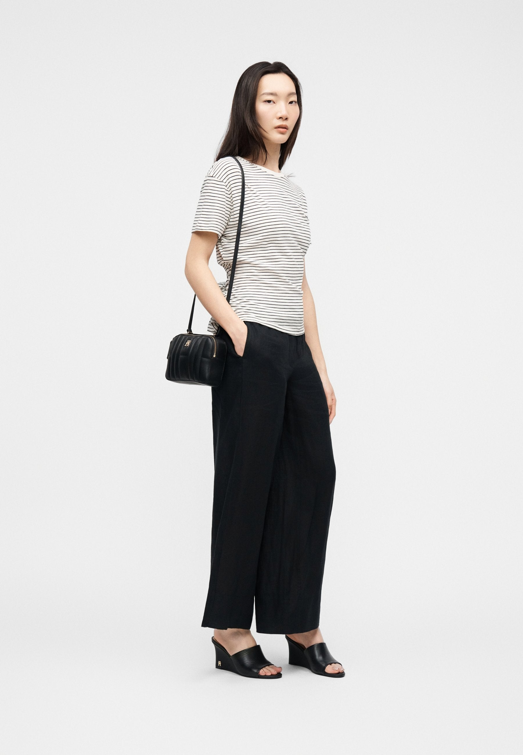 RELAXED WIDE LEG PURE LINEN TROUSERS - Trousers - black