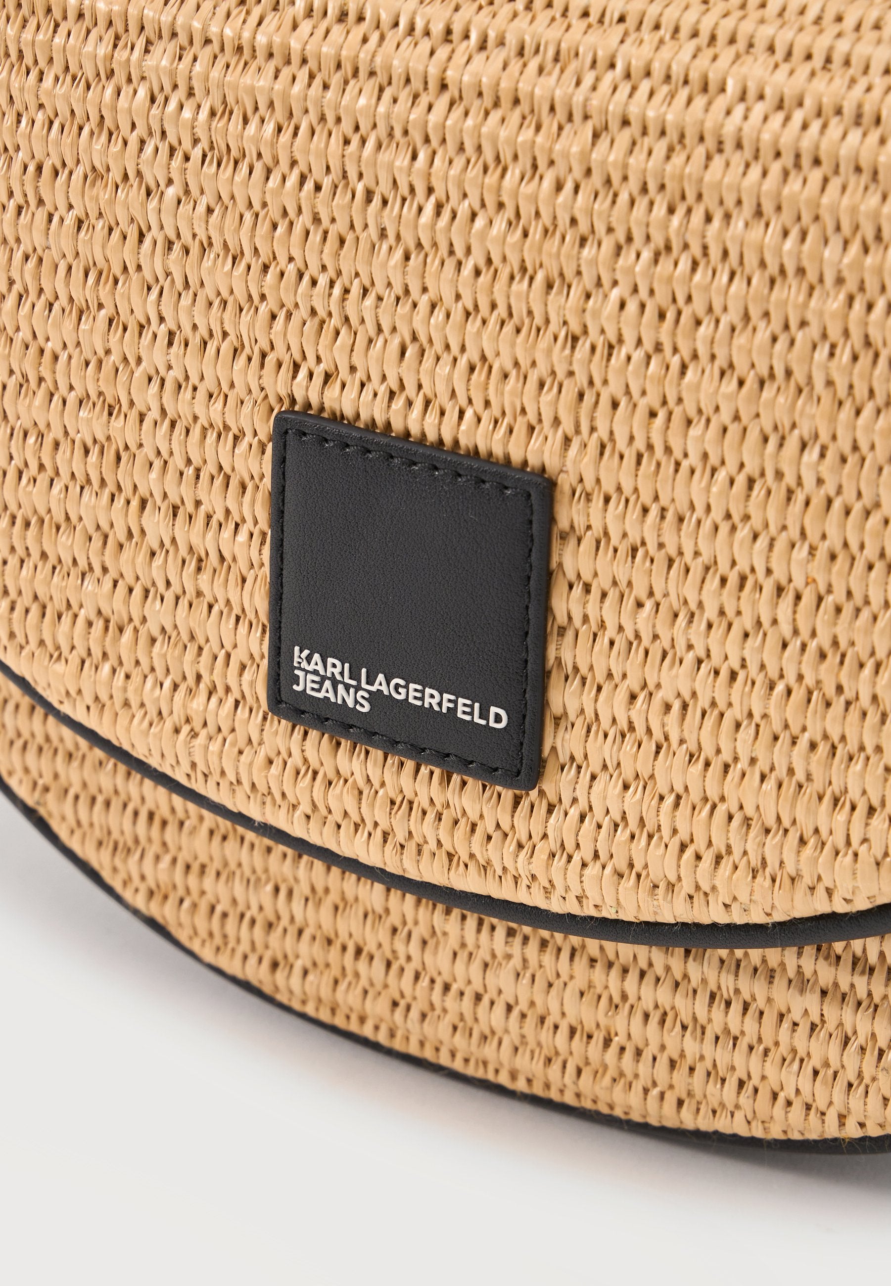 BOX LOGO SADDLE - Cross body bag - natural