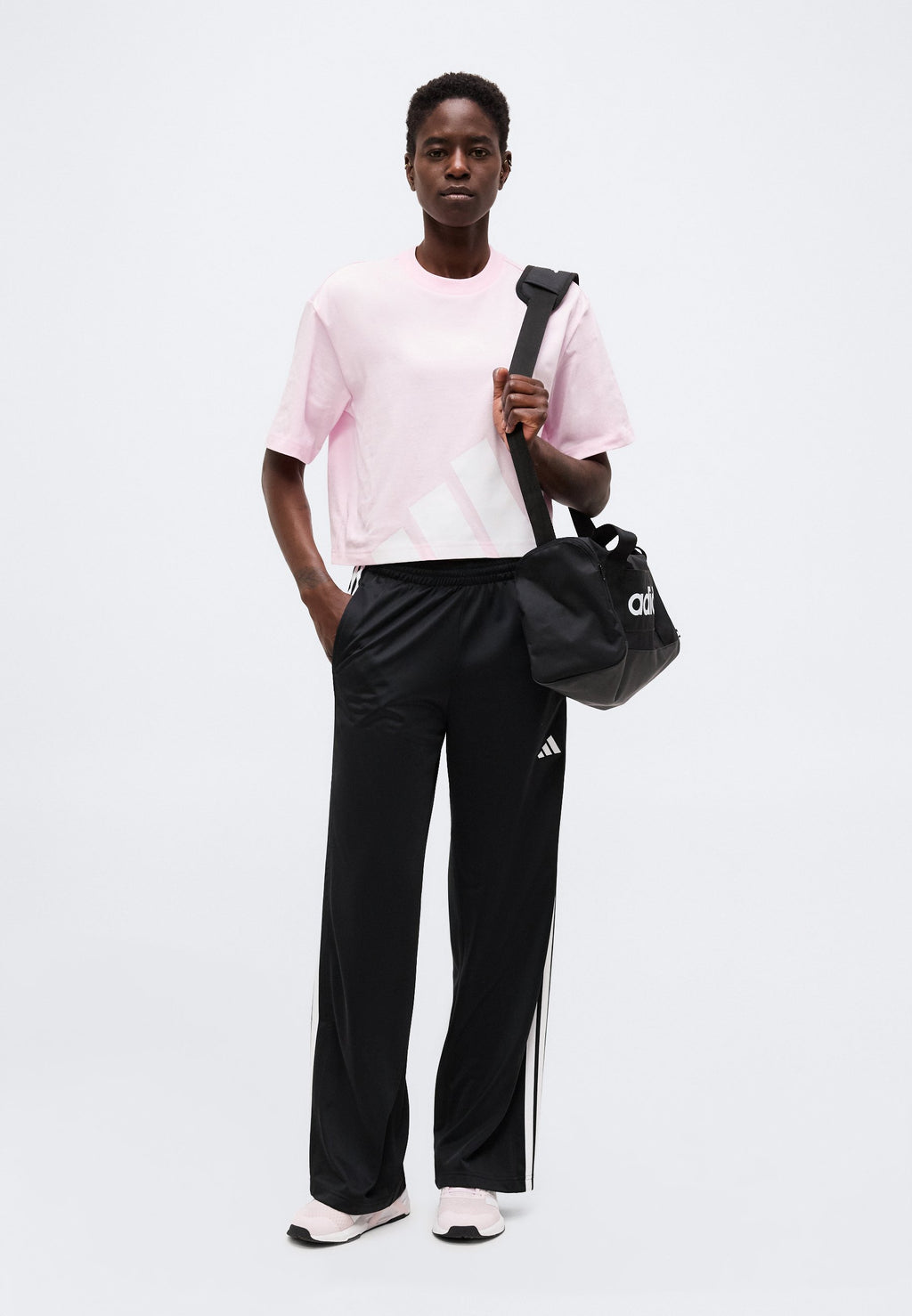 ESSENTIALS BIG LOGO BOYFRIEND - T-shirt imprimé - rose clair/blanc