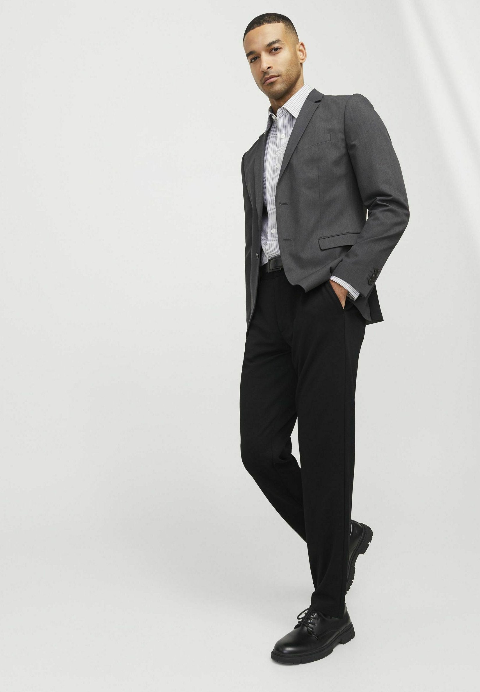 Chino Slim Fit - Trousers - black