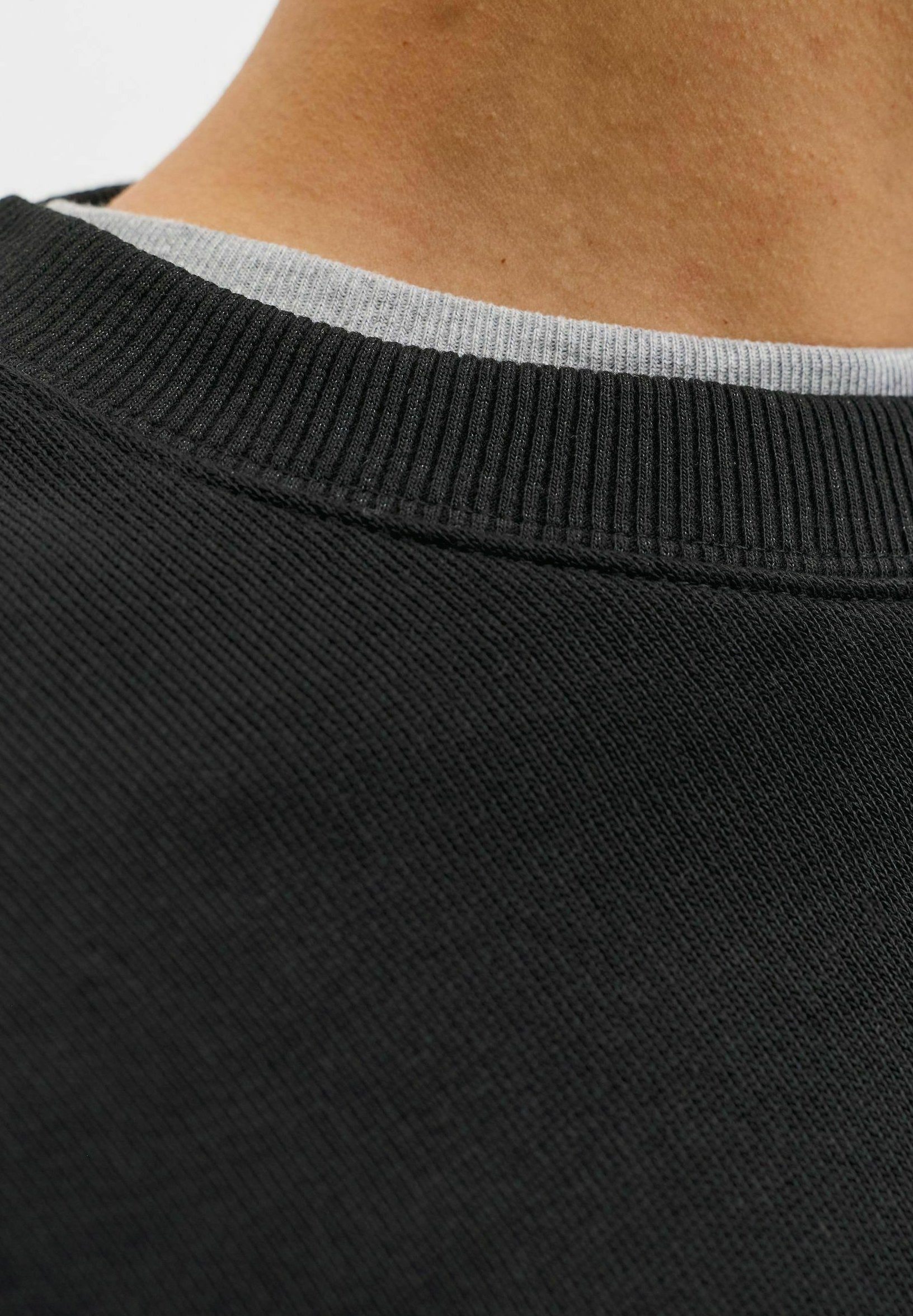 Sweatshirt - black