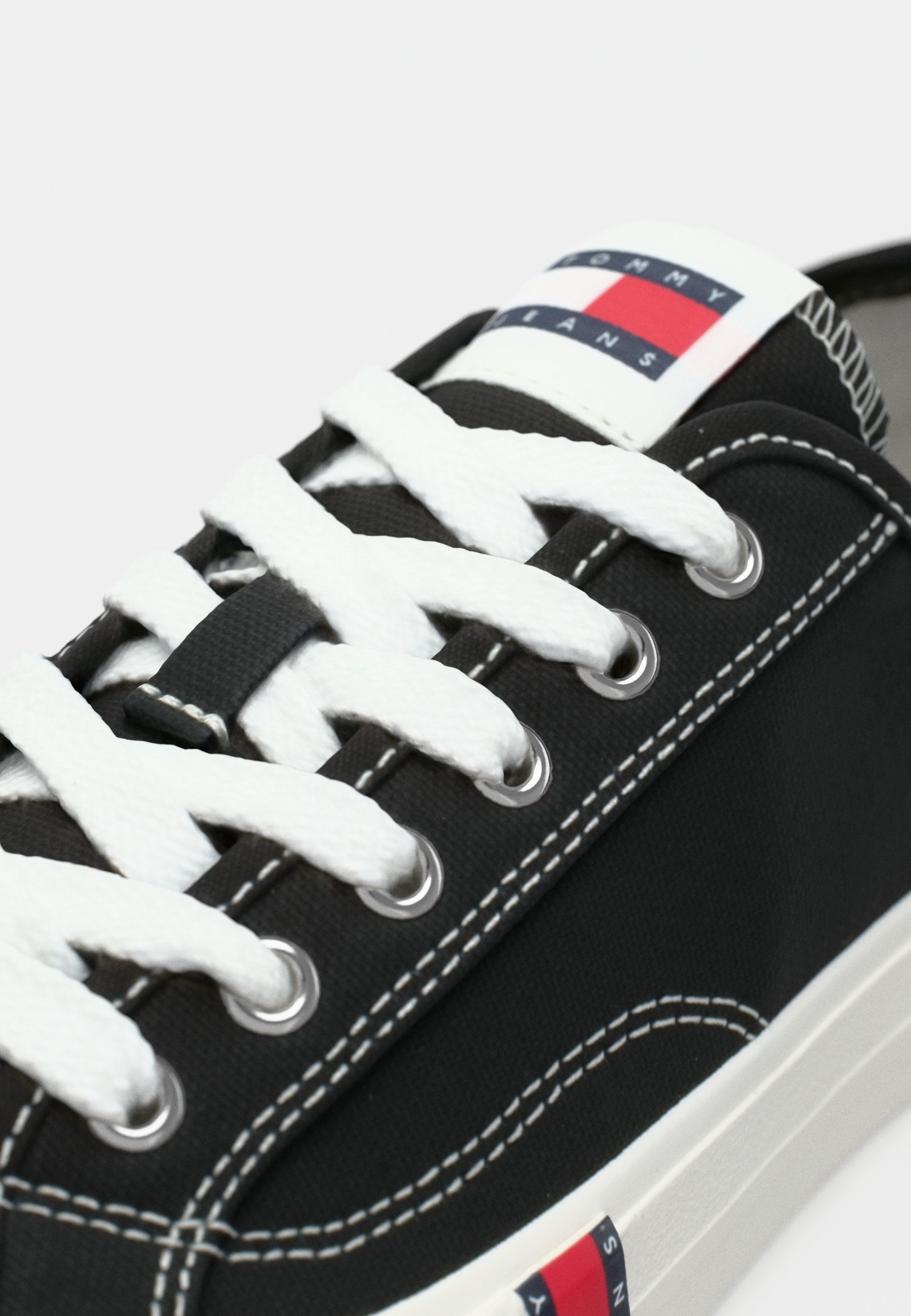 ARCHIVE FLAG STRIPE CANVAS TRAINERS - Trainers - black