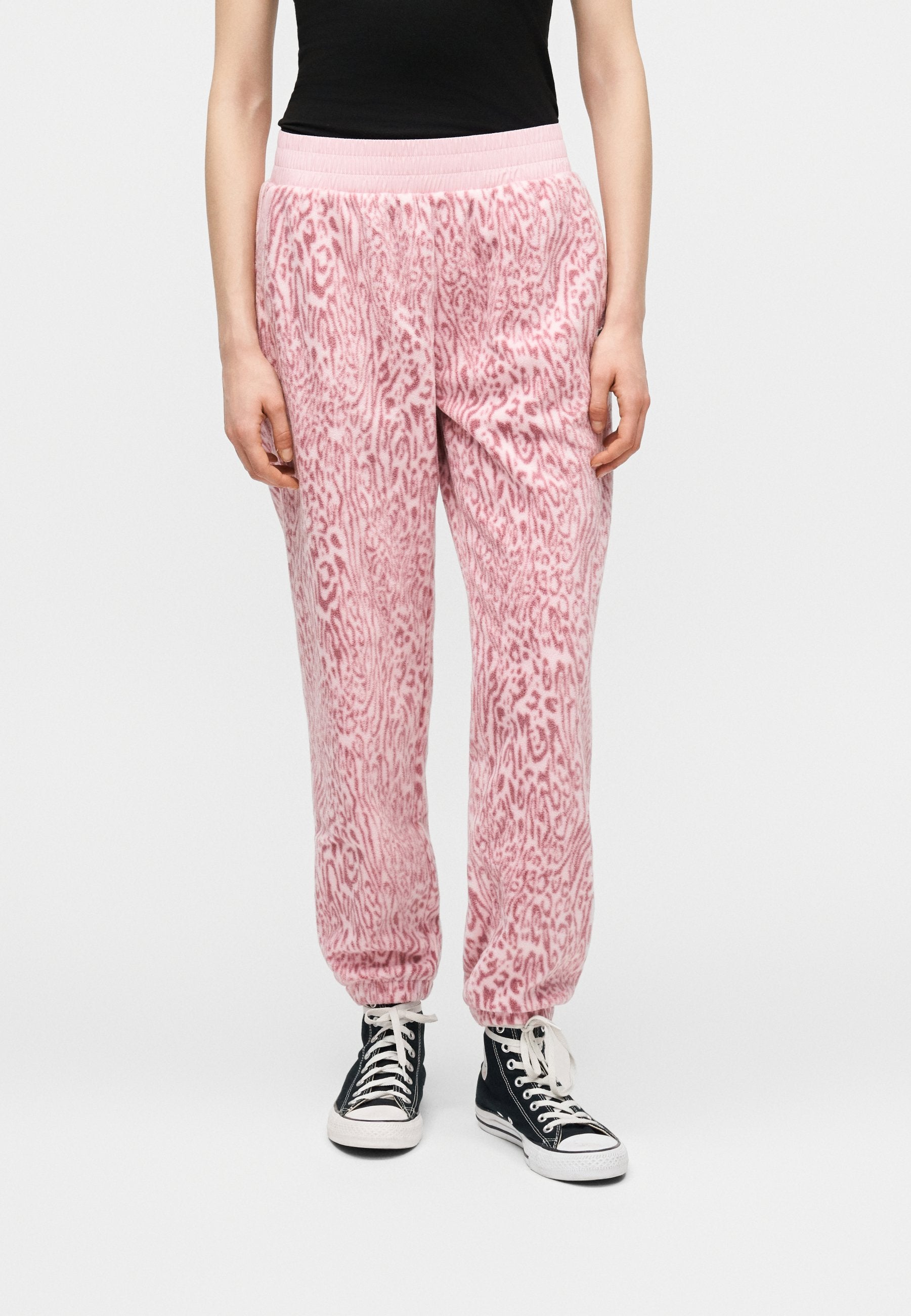 WINTERIZED JOGGER - Tracksuit bottoms - pink frosting
