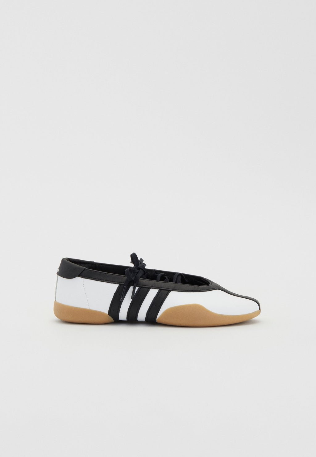 TAEKWONDO MEI BALLERINA - Ankle strap ballet pumps - cloud white/core black/gum