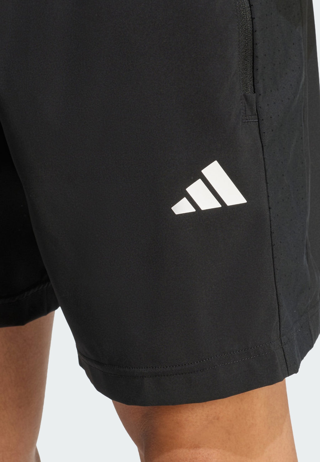 WORKOUT ESSENTIALS BASE WOVEN - Sports shorts - black
