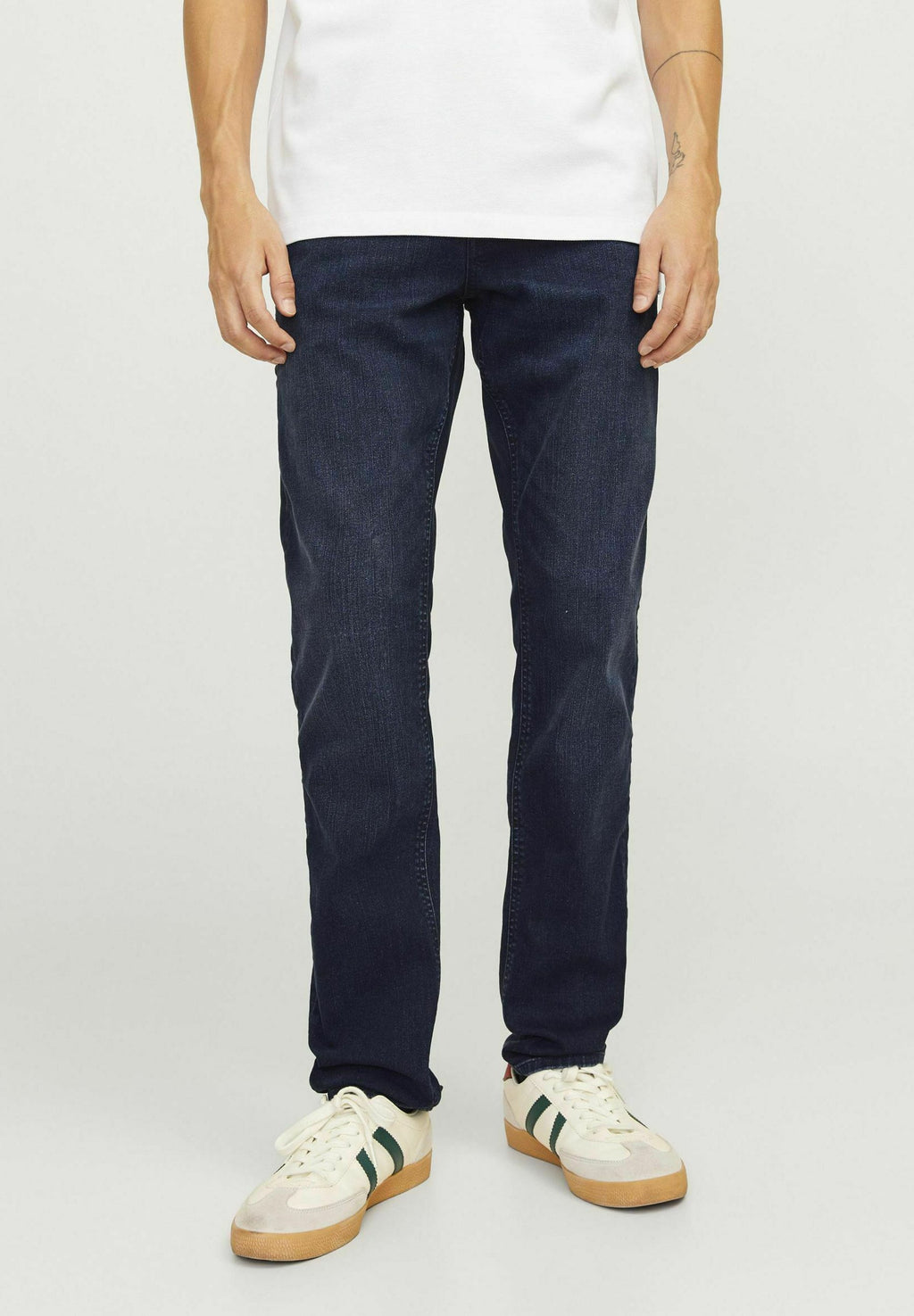 Slim fit JJIGLENN JJBASIC SQ 260 NOOS - Relaxed fit jeans - blue denim