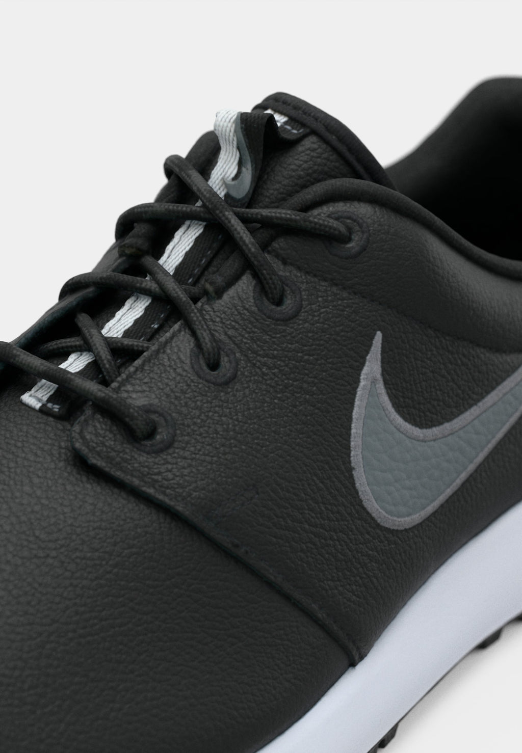 ROSHE - Golf shoes (without spikes) - black/smoke grey/white