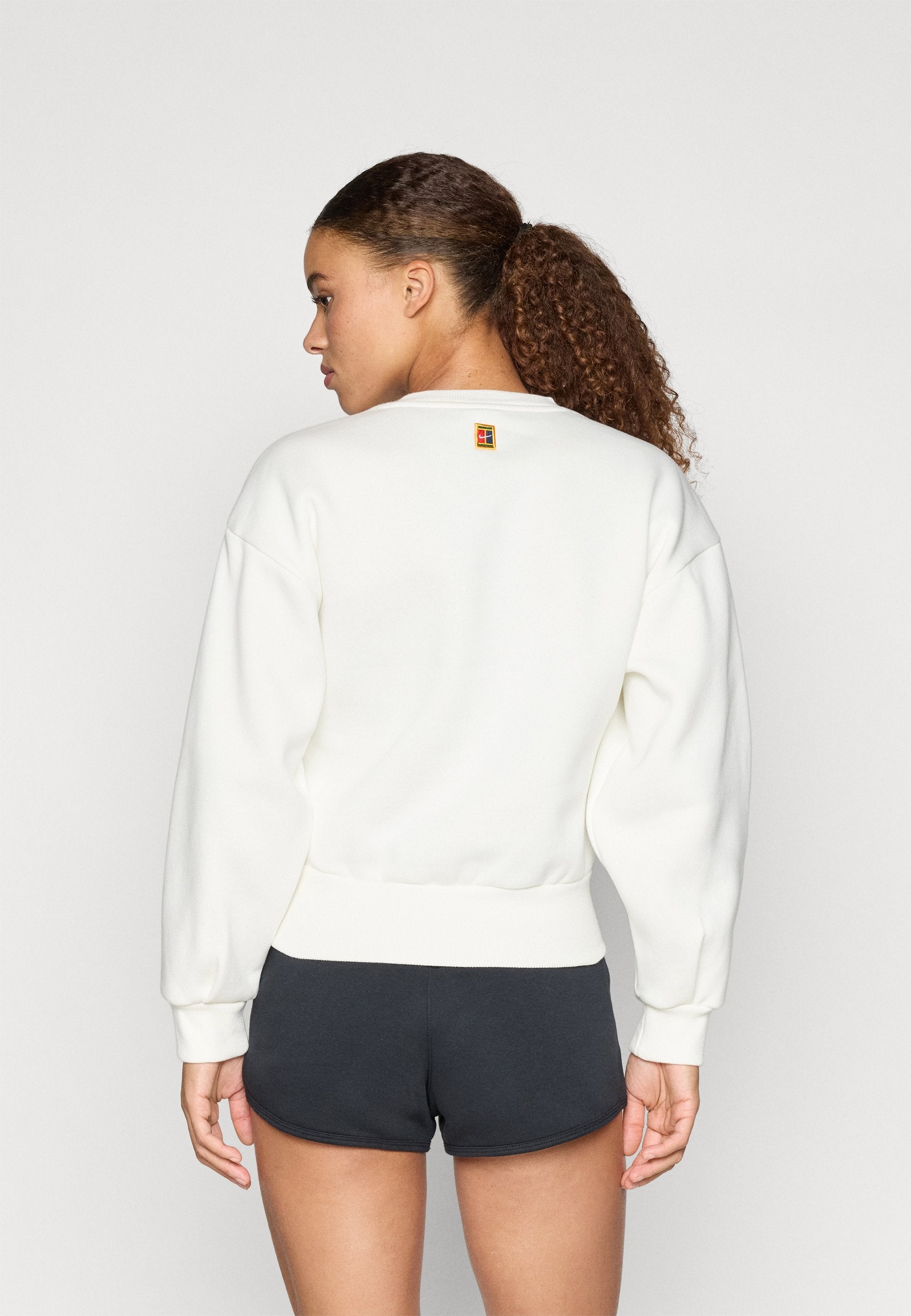 NIKECOURT - Sweatshirt - kirli beyaz/lacivert