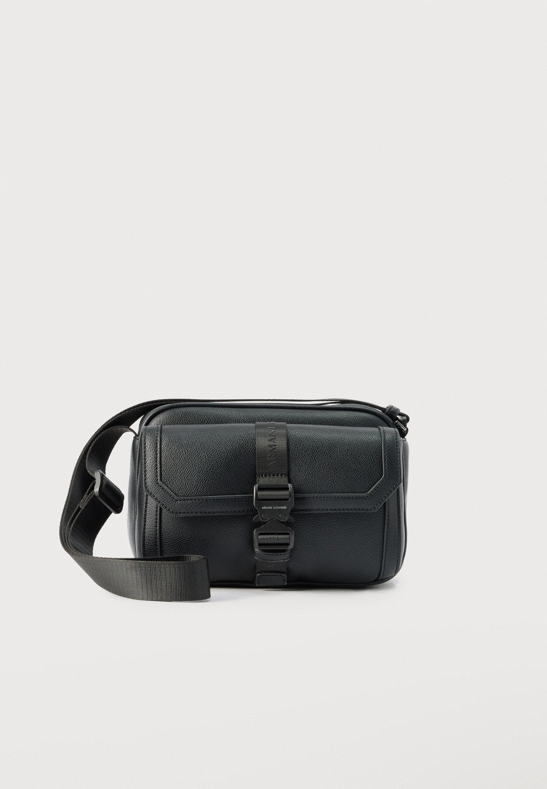 BROOKLYN MESSENGER UNISEX - Cross body bag - black