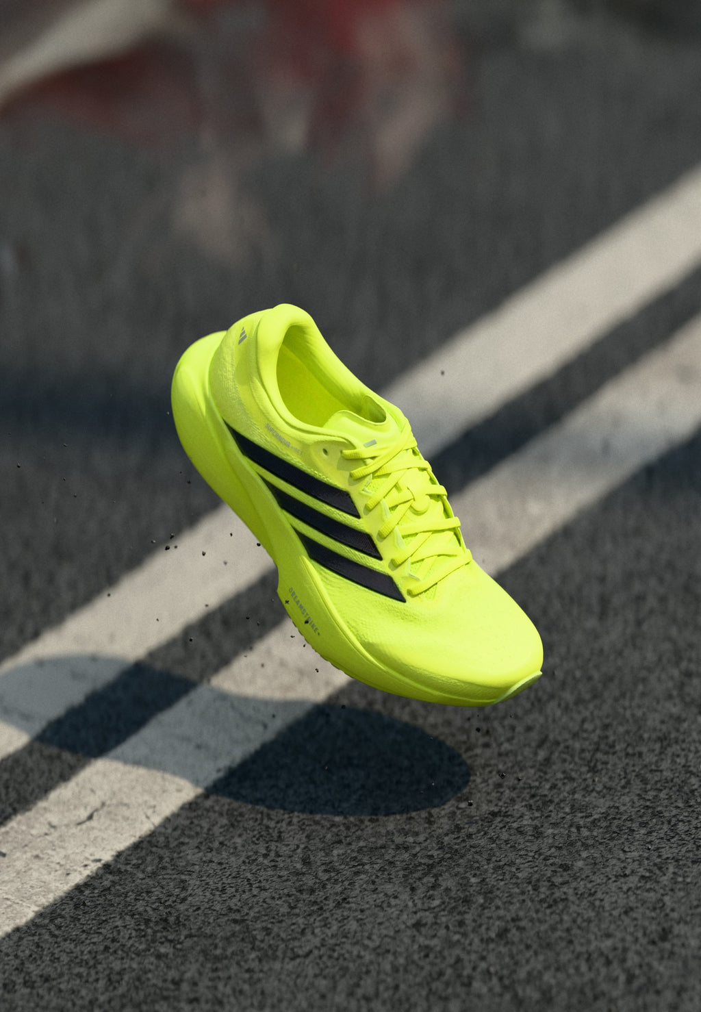 SUPERNOVA RISE 3 M - Road running shoes - solar yellow/core black/silver-coloured metallic