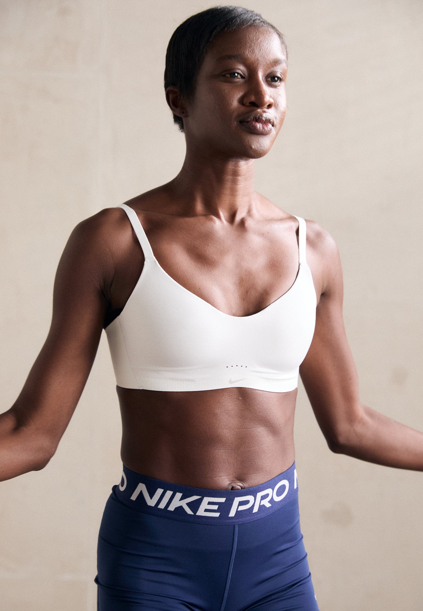 ALATE MINIMALIST BRA - Light support sports bra - white/cool grey