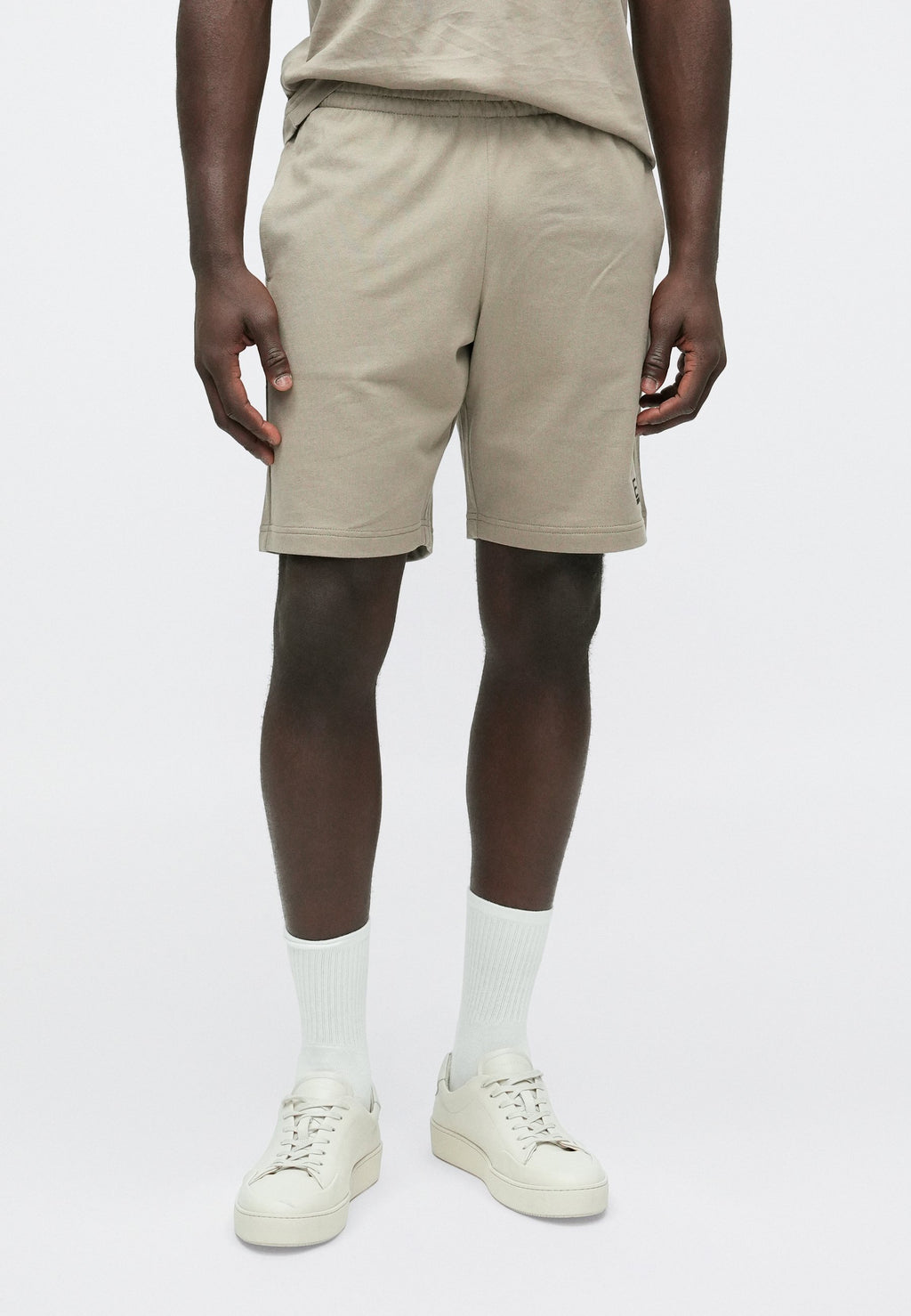TRAIN CORE BERMUDA COFT  - Shorts - roasted cashew