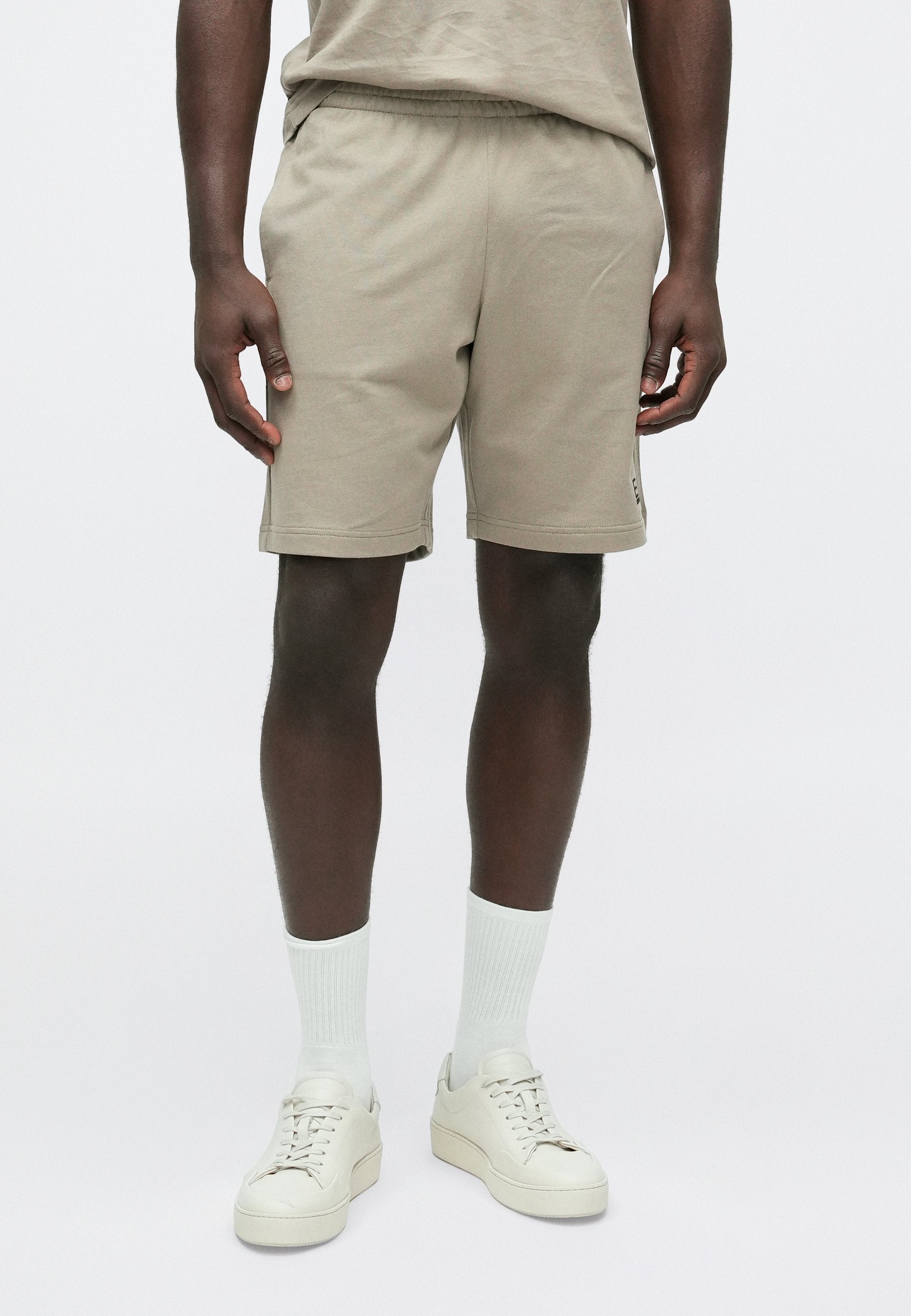 TRAIN CORE BERMUDA COFT  - Shorts - roasted cashew